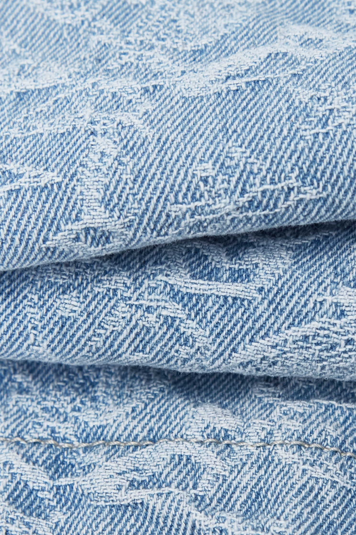 蝴蝶圖騰褆花牛仔裙蝴蝶圖騰褆花牛仔裙,丹寧,春夏穿搭,牛仔,牛仔短裙,牛仔裙,短裙,約會特輯,繡花,花花世界