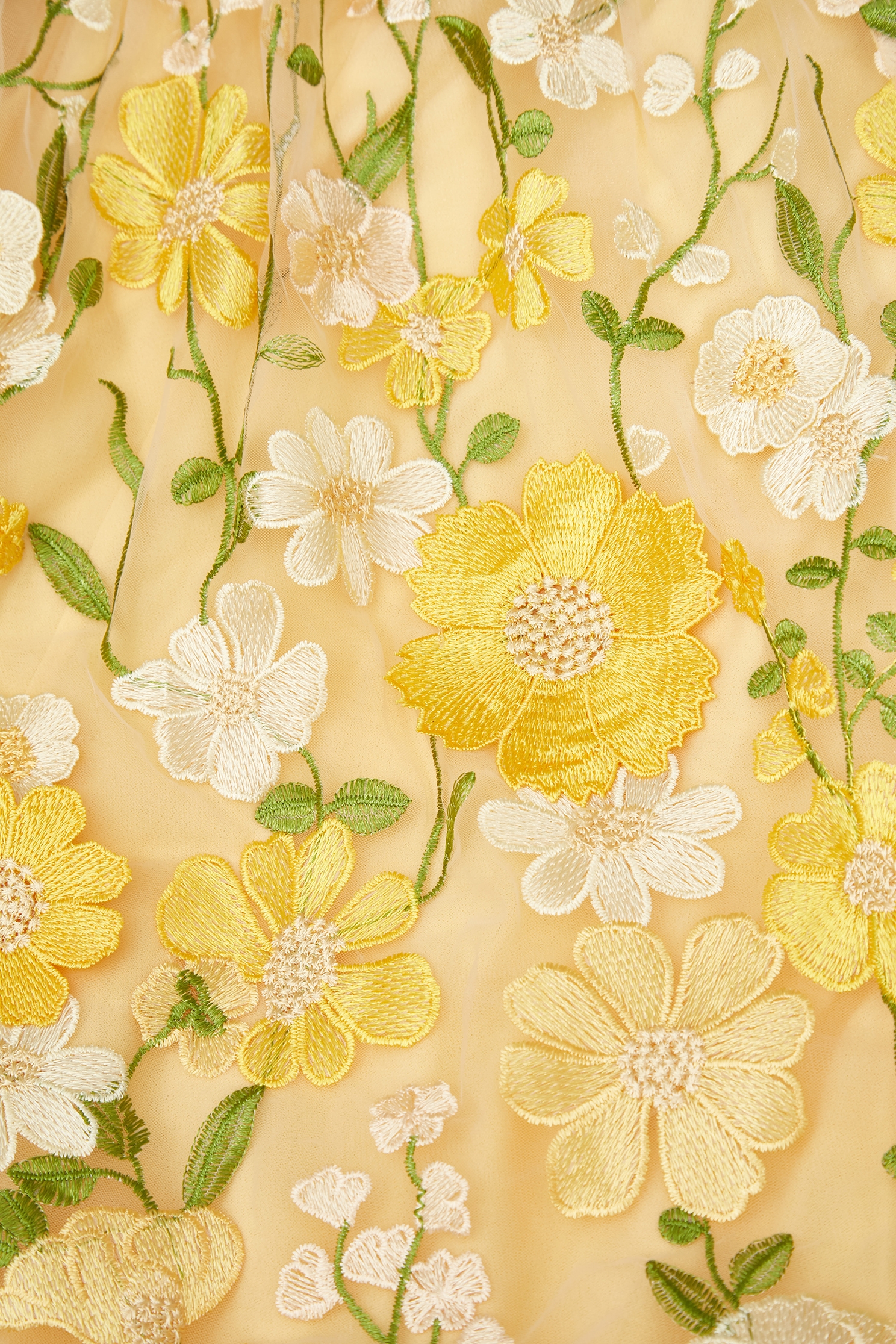 金菊亮黃色刺繡長裙金菊亮黃色刺繡長裙,刺繡,春夏穿搭,網裙,花花世界