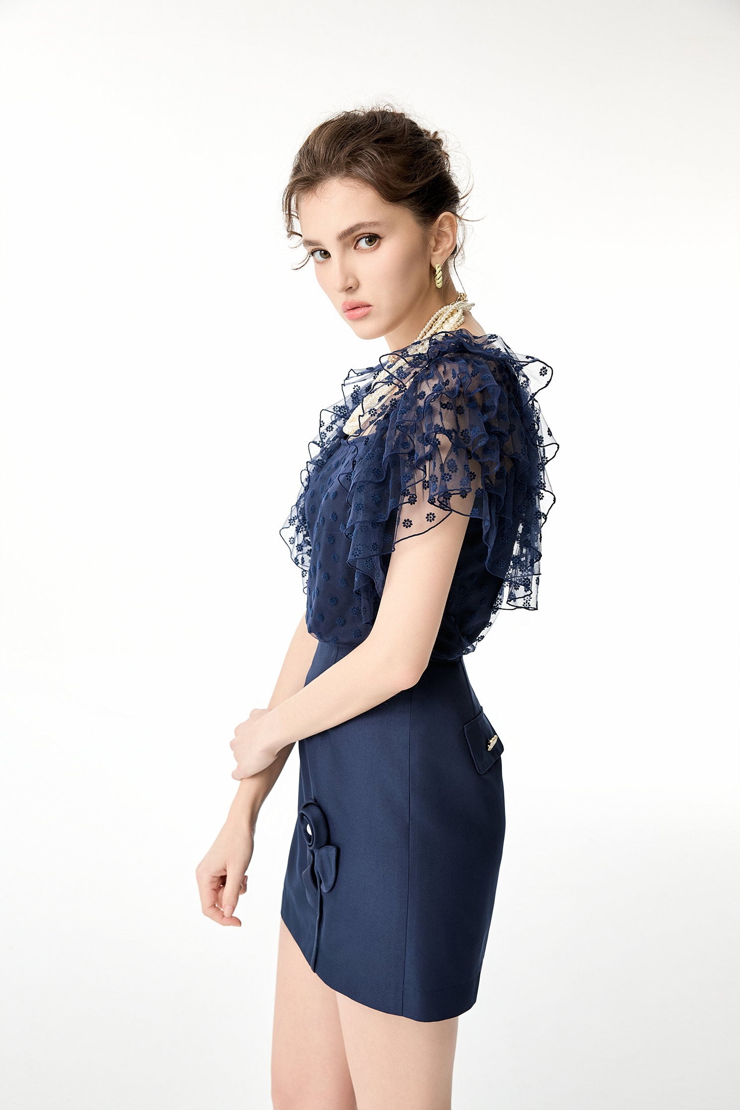 暮色藍手工花短裙暮色藍手工花短裙,春夏穿搭,短裙,花花世界