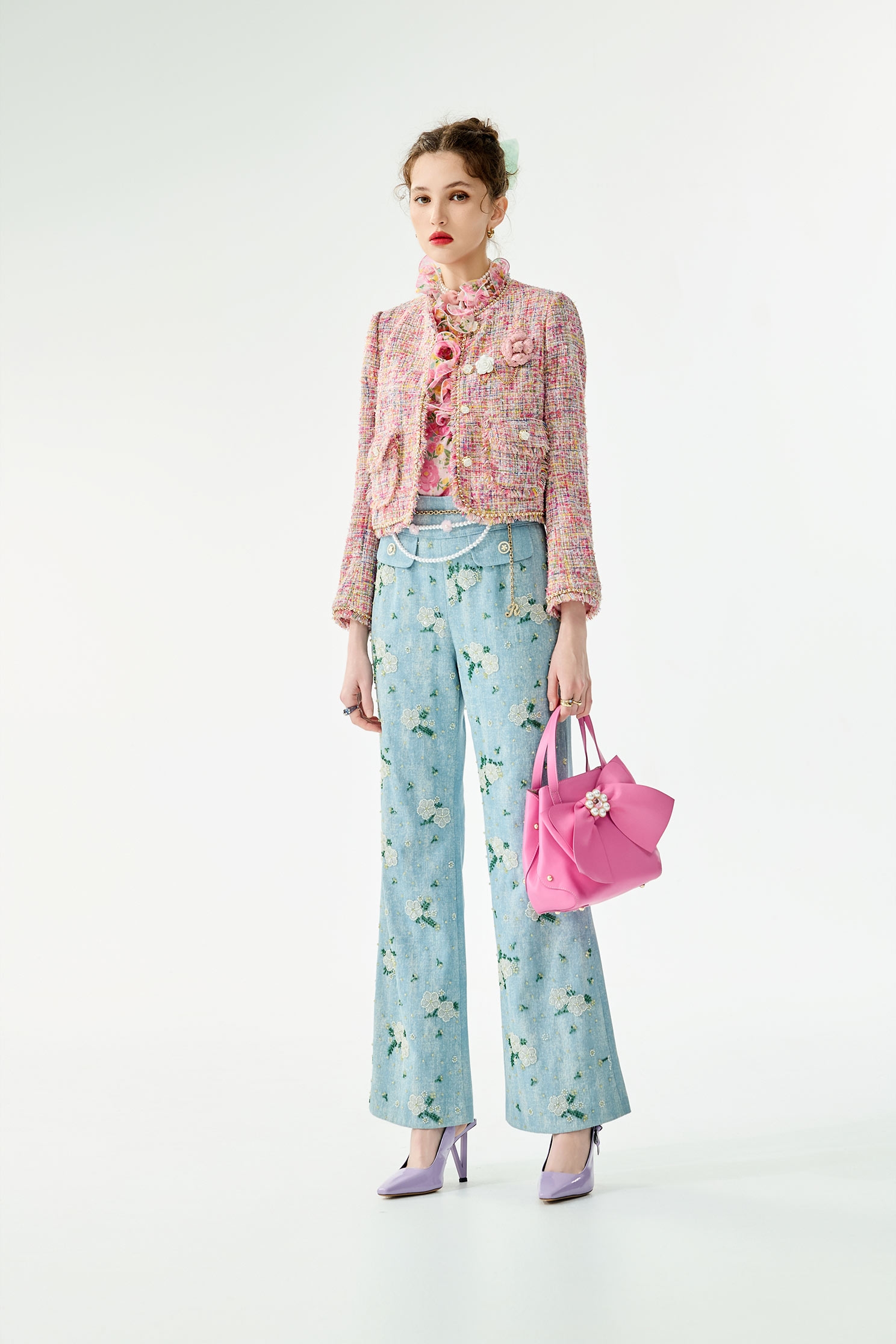 甜美手工珠珠花朵寬褲甜美手工珠珠花朵寬褲,喇叭褲,寬褲,春夏穿搭,時髦成套搭配,花花世界,褲子