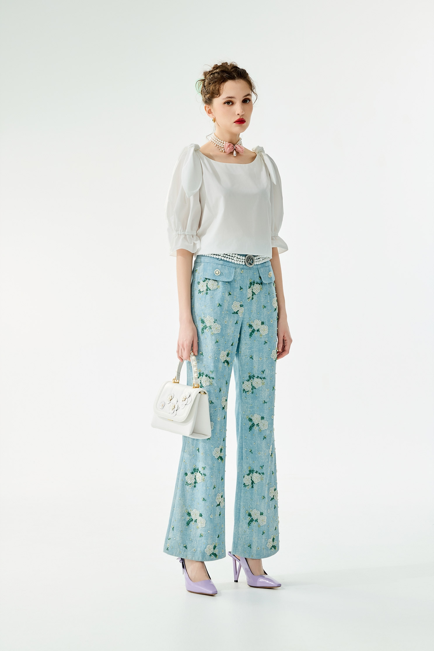 甜美手工珠珠花朵寬褲甜美手工珠珠花朵寬褲,喇叭褲,寬褲,春夏穿搭,時髦成套搭配,花花世界,褲子