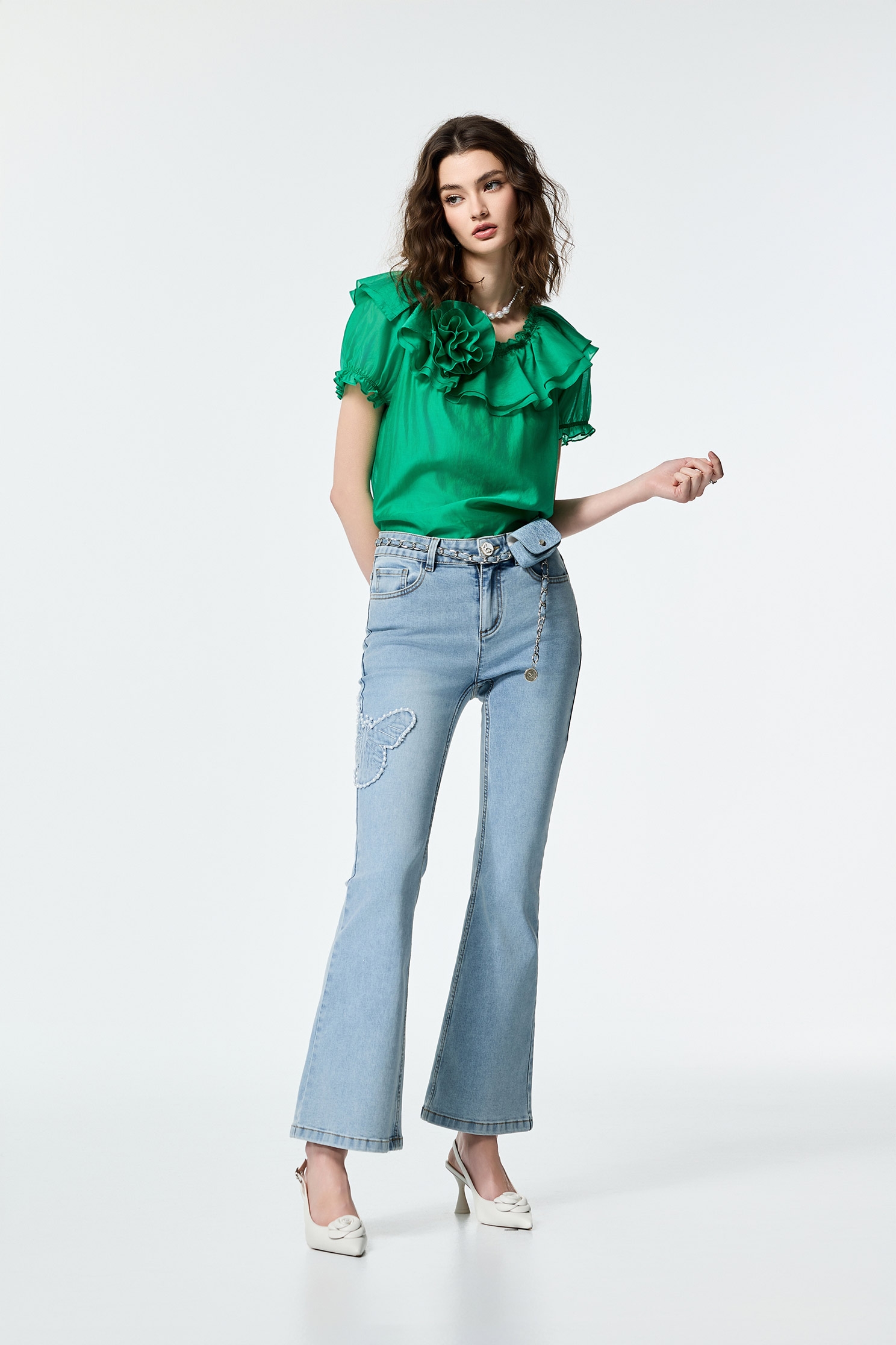 自帶腰包牛仔喇叭褲自帶腰包牛仔喇叭褲,丹寧,刺繡,喇叭褲,春夏穿搭,牛仔,牛仔褲,珍珠,褲子