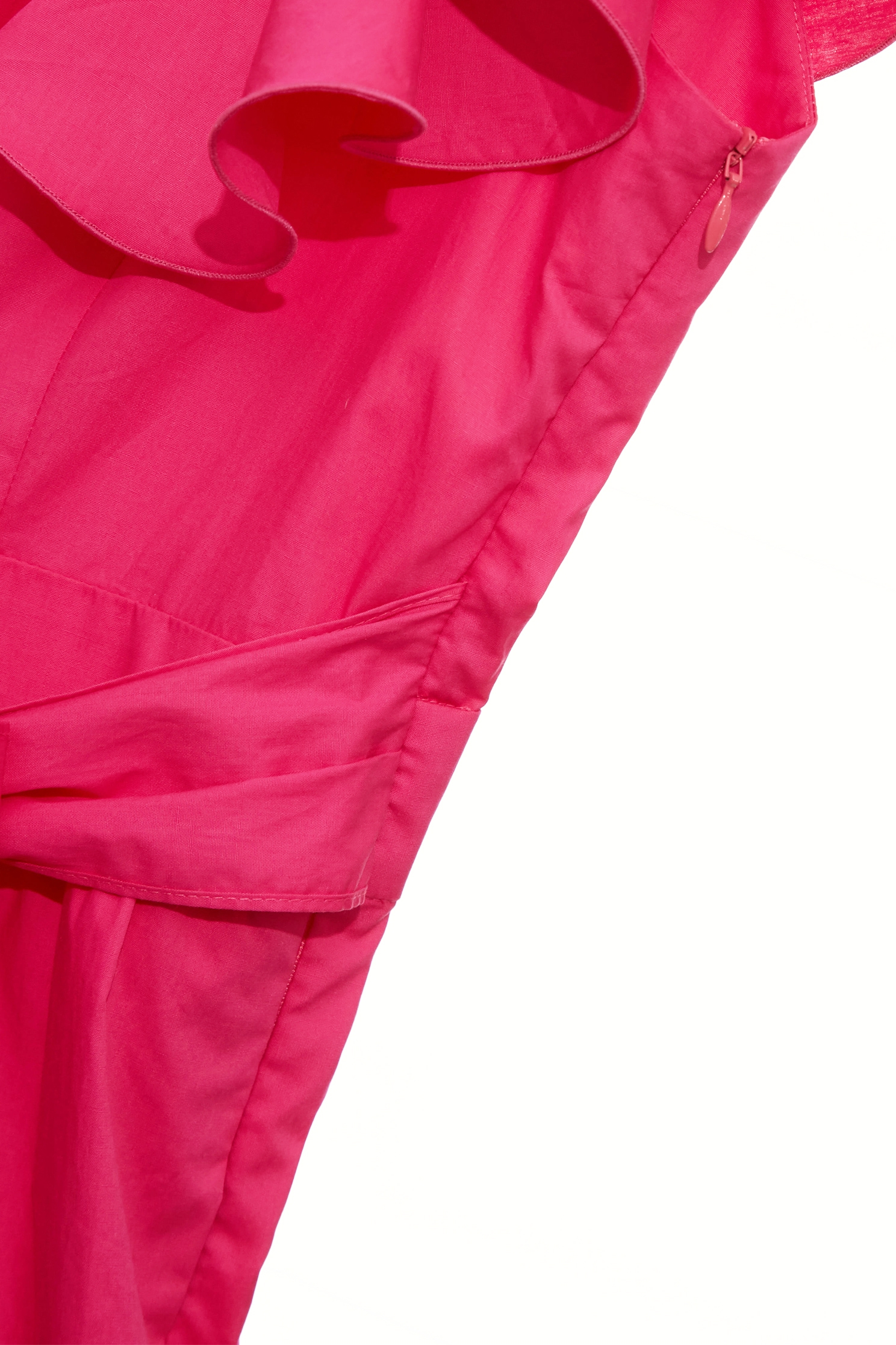 電光紫粉色度假長洋裝電光紫粉色度假長洋裝,一般洋裝,春夏穿搭,洋裝特輯,荷葉,輕奢度假,輕奢渡假,長洋裝