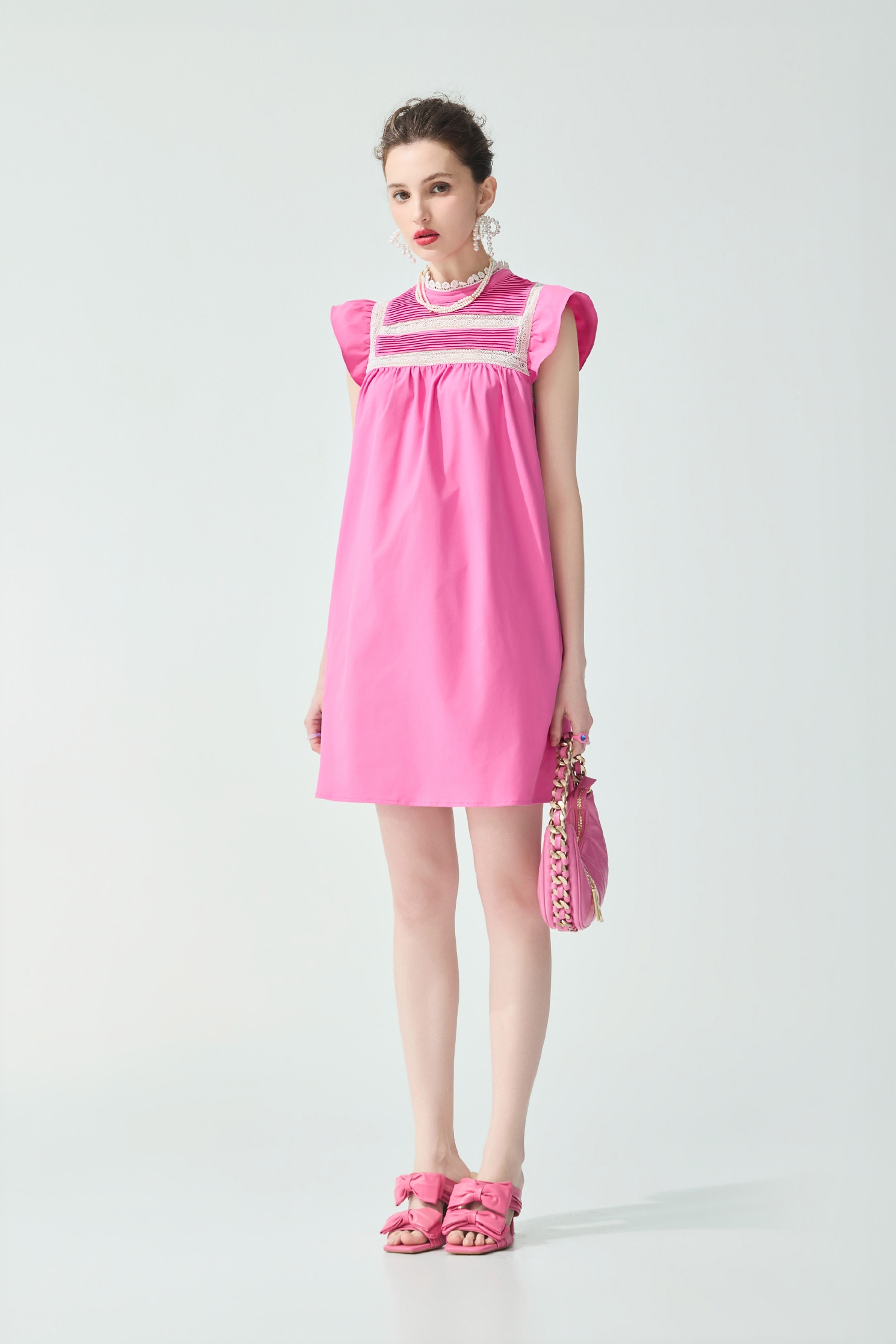 閃粉色綴蕾絲公主短洋裝閃粉色綴蕾絲公主短洋裝,一般洋裝,小禮服,春夏穿搭,洋裝特輯,荷葉,蕾絲,蕾絲洋裝