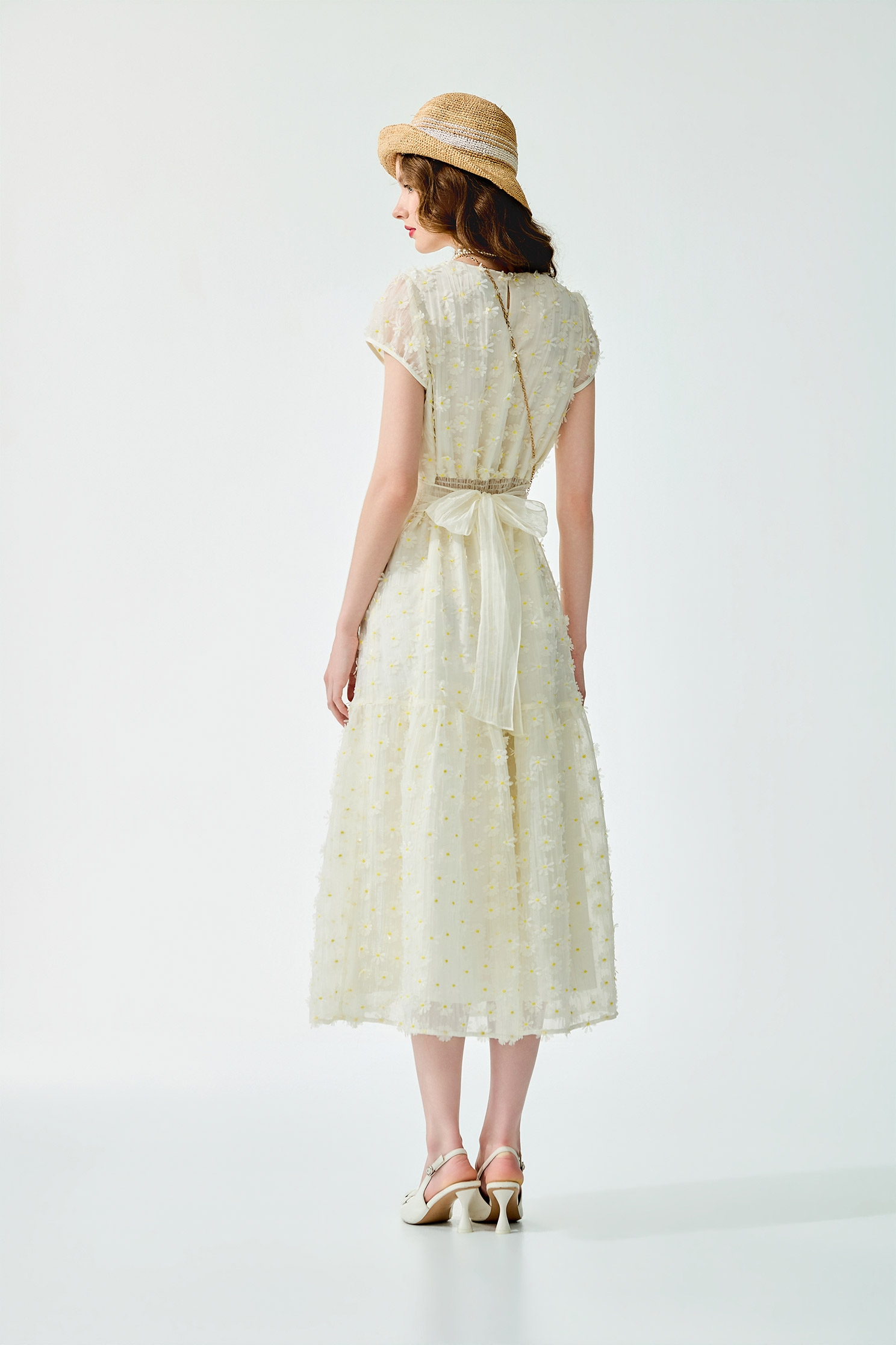 瑪格莉特花朵飄逸洋裝瑪格莉特花朵飄逸洋裝,一般洋裝,刺繡,春夏穿搭