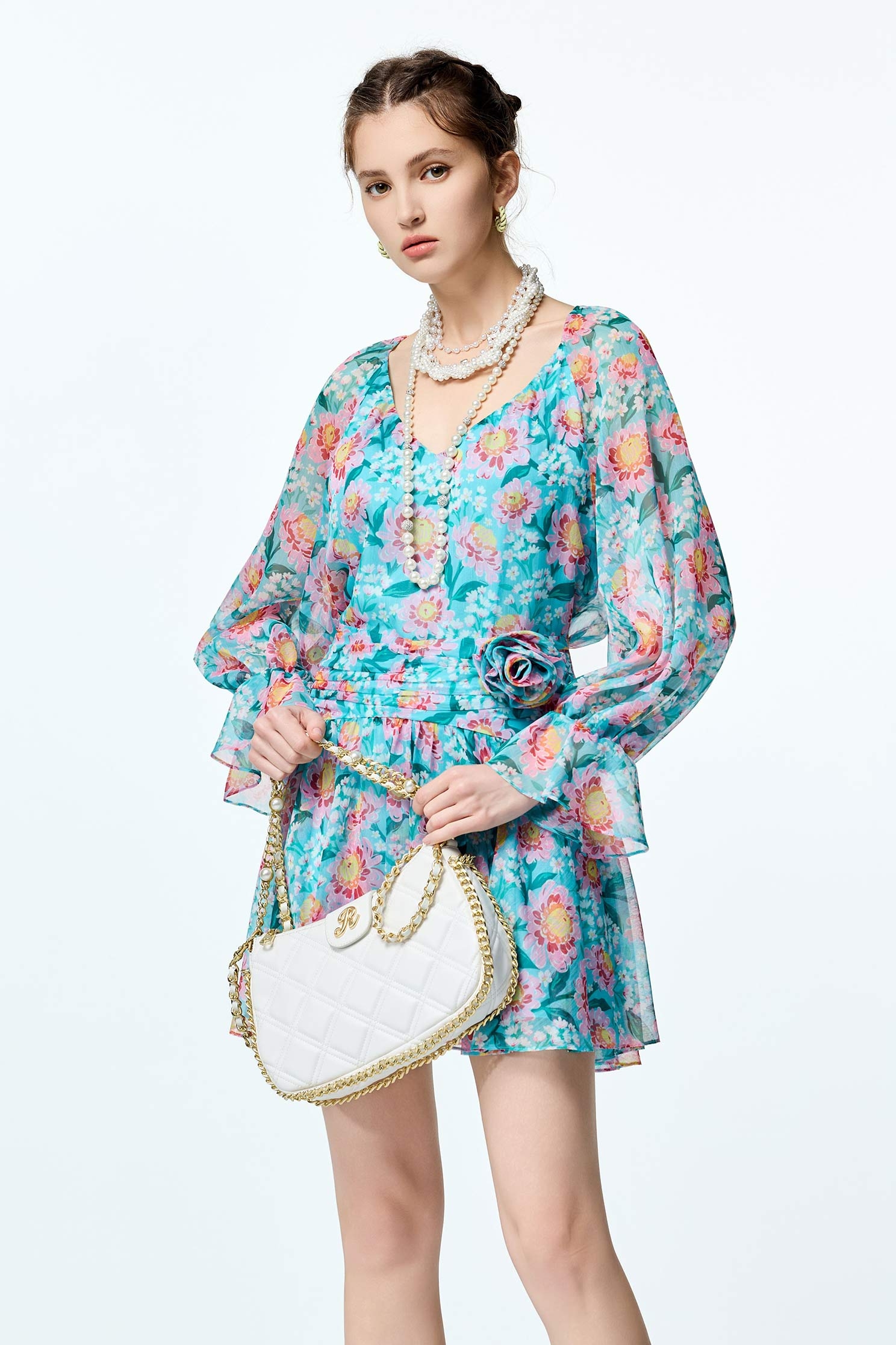 浪漫藝術花園雪紡印花洋裝浪漫藝術花園雪紡印花洋裝,V領洋裝,人氣商品,刺繡,印花洋裝,小禮服,洋裝特輯,秋冬穿搭,花花世界,雪紡,雪紡洋裝