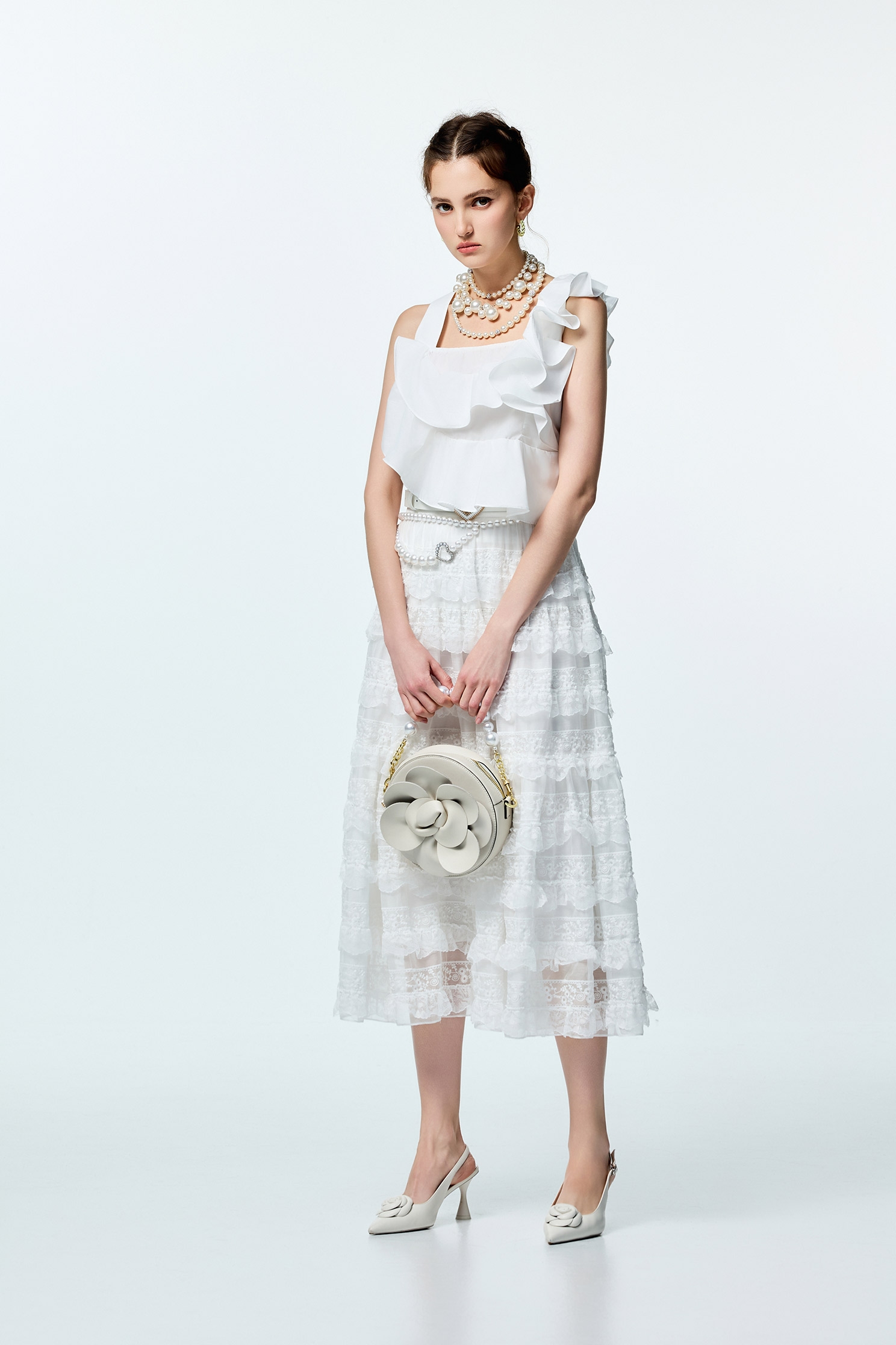 不規則波浪荷葉上衣不規則波浪荷葉上衣,一般背心,一般背心馬甲,上衣,春夏穿搭,無袖上衣,無袖背心,白色背心,約會特輯,背心,荷葉,輕奢度假,輕奢渡假