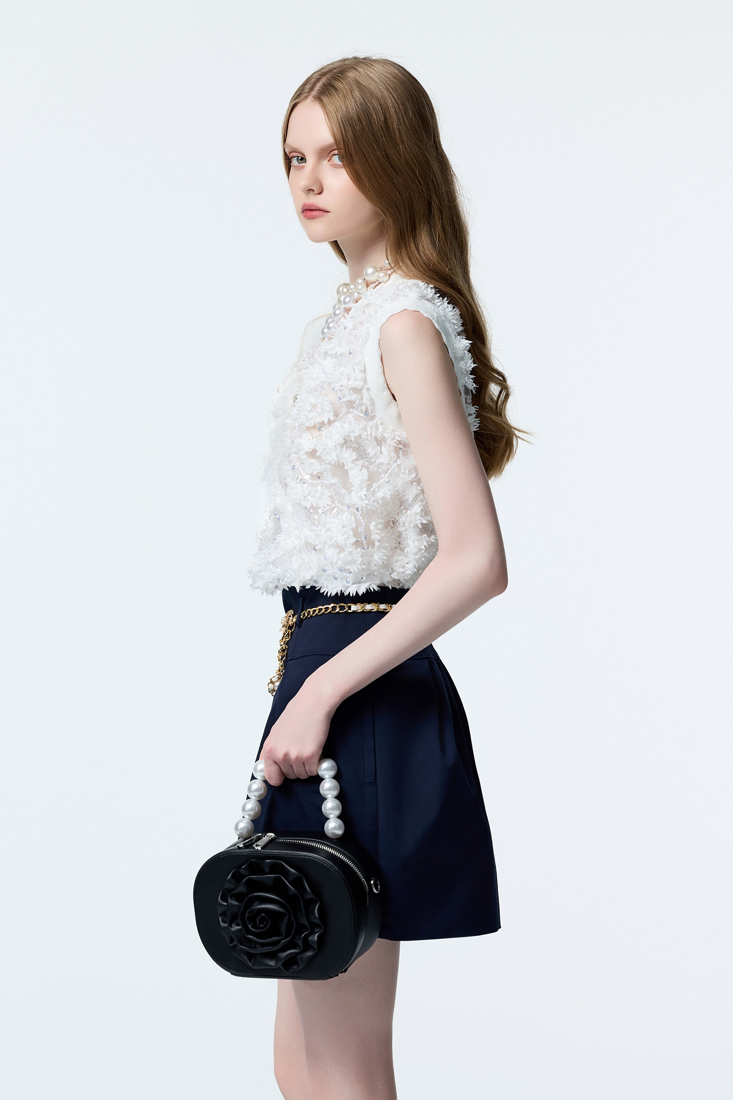 立體波紋閃亮上衣立體波紋閃亮上衣,一般背心,一般背心馬甲,上班OL穿搭,上衣,白色背心,秋冬穿搭,約會特輯,背心,花花世界,蕾絲