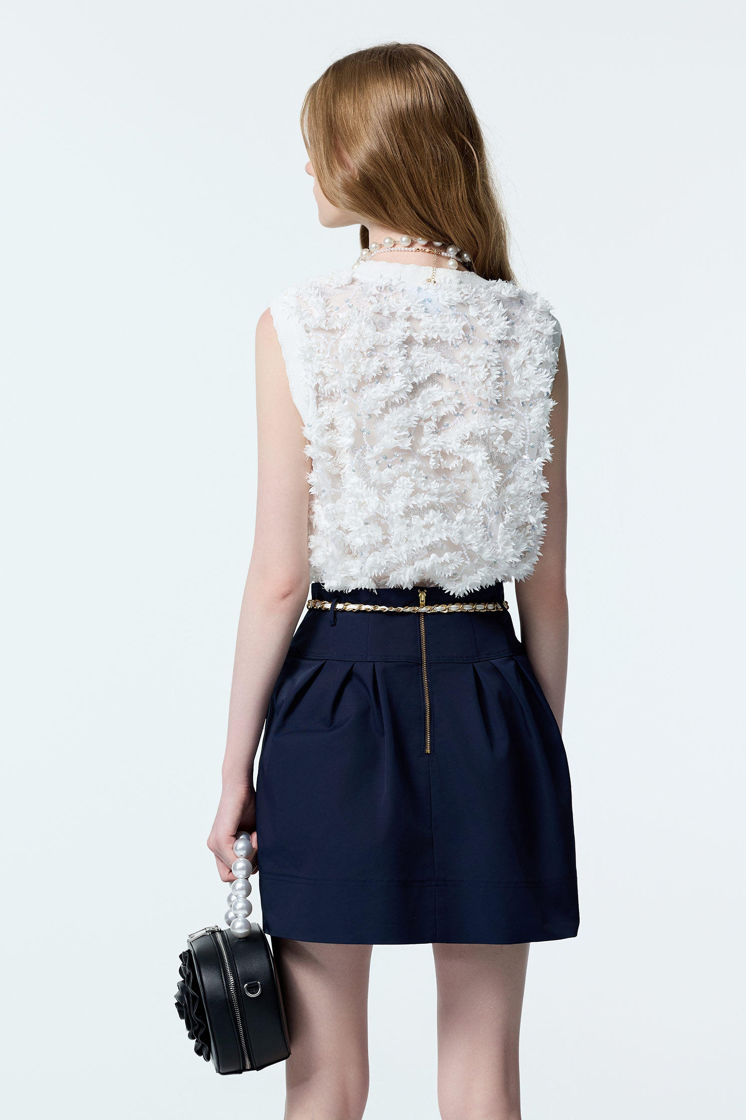 立體波紋閃亮上衣立體波紋閃亮上衣,一般背心,一般背心馬甲,上班OL穿搭,上衣,白色背心,秋冬穿搭,約會特輯,背心,花花世界,蕾絲