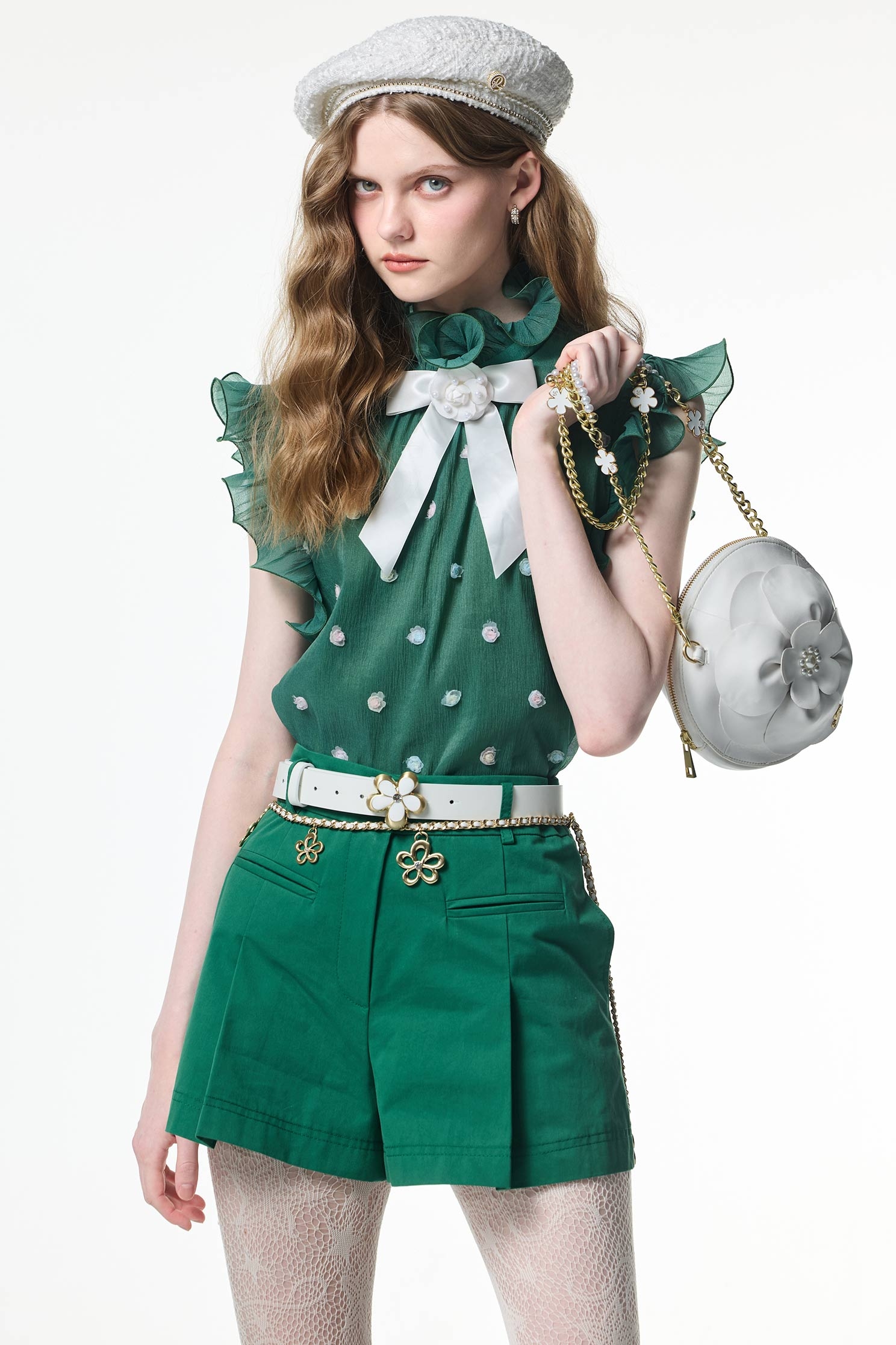 翡翠綠刺繡小花上衣翡翠綠刺繡小花上衣,一般背心,一般背心馬甲,上班OL穿搭,上衣,刺繡,小香風,秋冬穿搭,約會特輯,背心,花花世界,荷葉