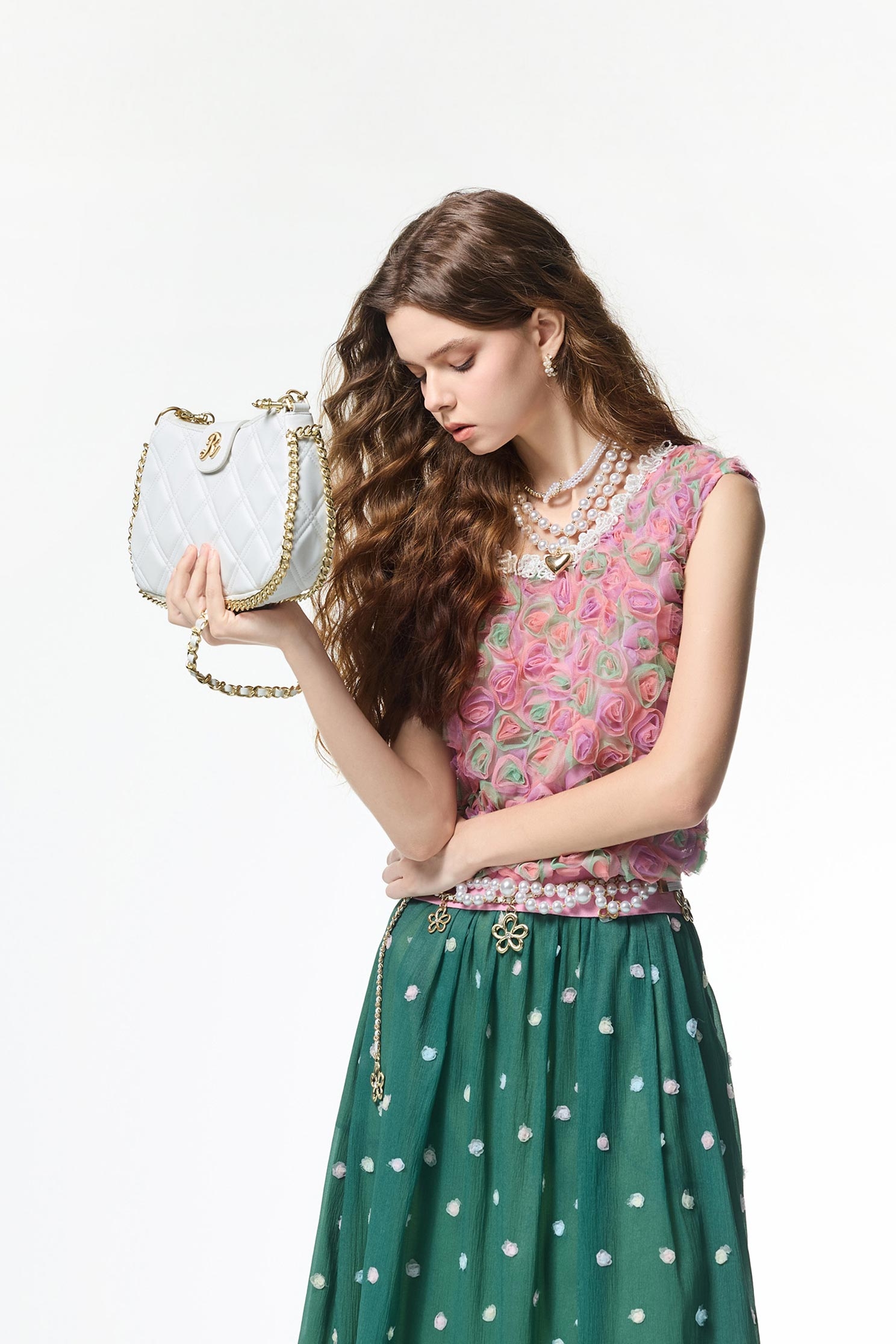 玫瑰石英粉玫瑰花上衣玫瑰石英粉玫瑰花上衣,一般背心,一般背心馬甲,上衣,人氣商品,刺繡,無袖背心,珍珠,秋冬穿搭,約會特輯,背心,花花世界