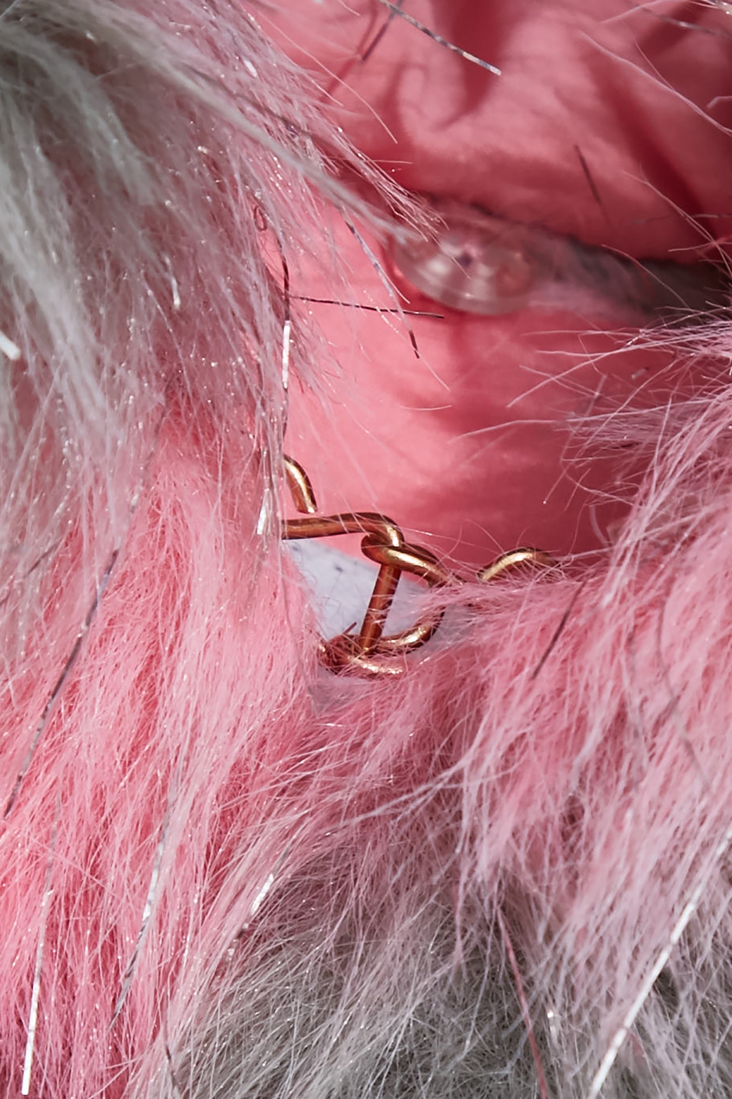 玫瑰可露麗仿皮草背心玫瑰可露麗仿皮草背心,上班OL穿搭,人氣商品,外套,春夏穿搭,派對特輯,無袖背心,約會特輯,背心