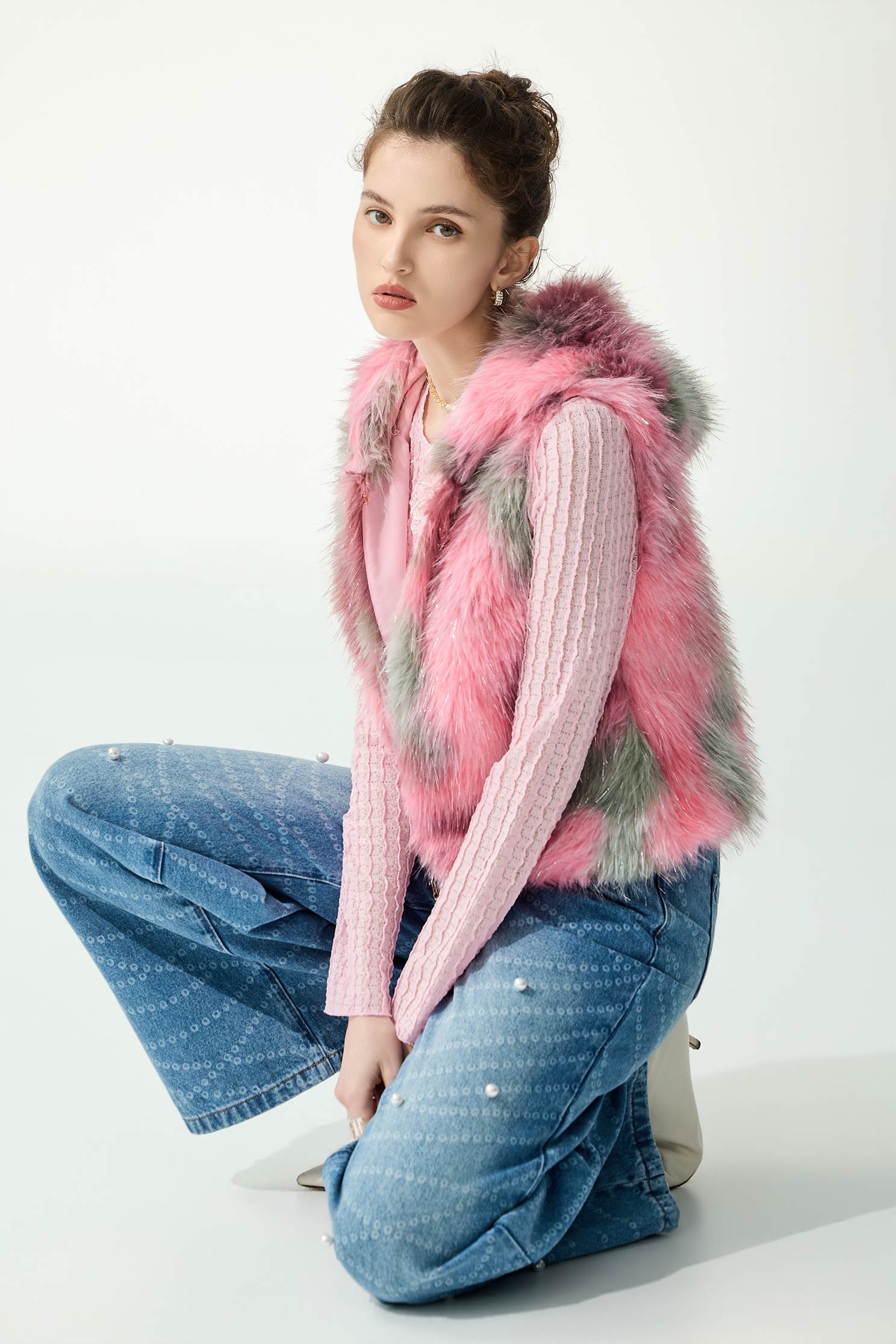 玫瑰可露麗仿皮草背心玫瑰可露麗仿皮草背心,上班OL穿搭,人氣商品,外套,春夏穿搭,派對特輯,無袖背心,約會特輯,背心