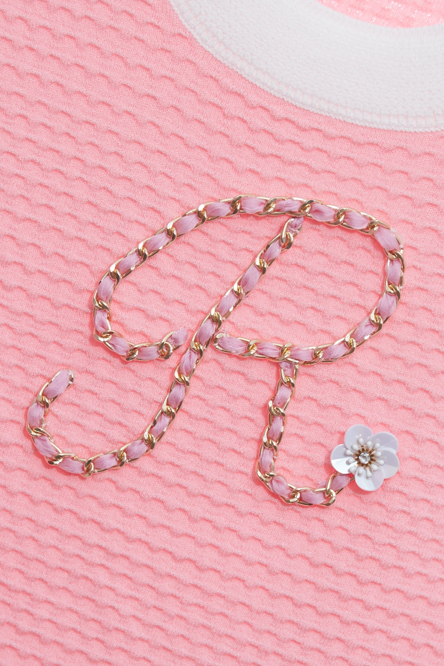 奢華粉鏈飾針織上衣奢華粉鏈飾針織上衣,一般背心,一般背心馬甲,上衣,春夏穿搭,約會特輯,背心,花花世界,輕奢度假,輕奢渡假,針織,針織背心