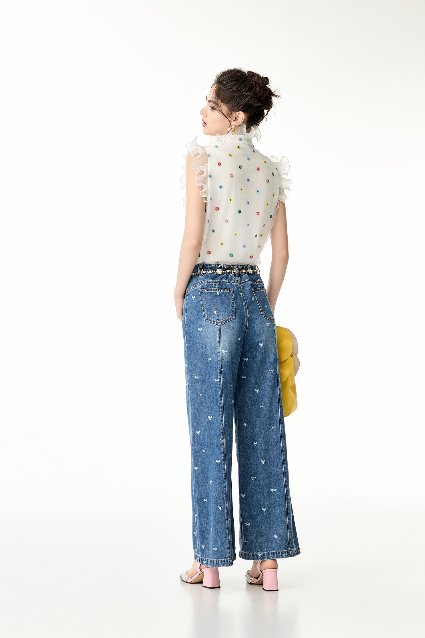 五彩配色花朵刺繡上衣五彩配色花朵刺繡上衣,一般背心,一般背心馬甲,上衣,人氣商品,刺繡,春夏穿搭,約會特輯,背心,花花世界,荷葉