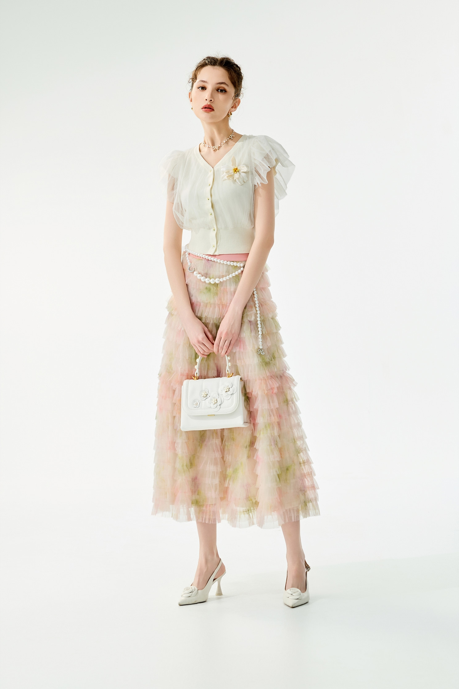 光學白拼接細網針織上衣光學白拼接細網針織上衣,V領上衣,上衣,春夏穿搭,約會特輯,花花世界,輕奢度假,輕奢渡假,針織,針織上衣,針織衫