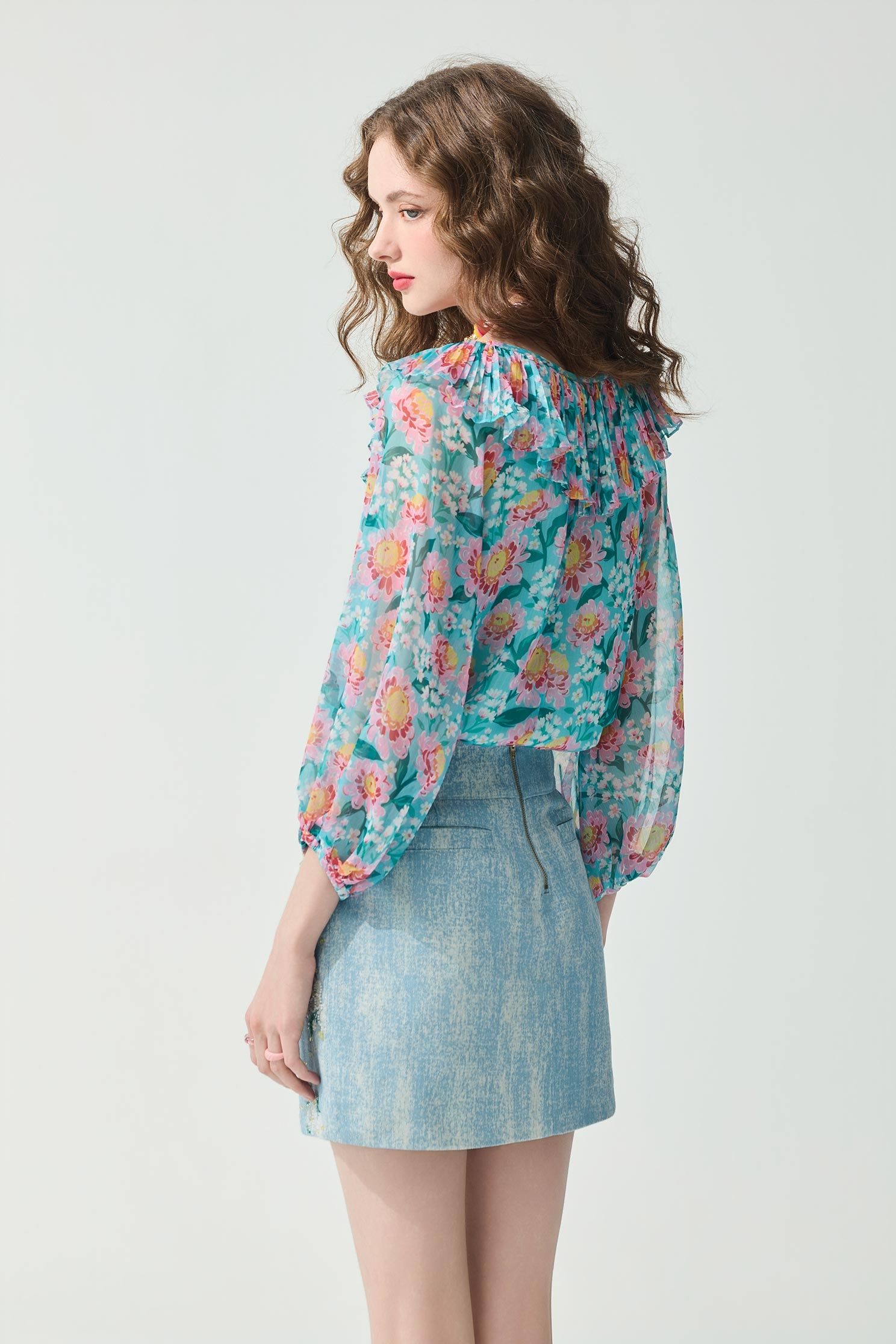 雪紡藝術花園印花上衣雪紡藝術花園印花上衣,上衣,春夏穿搭,珍珠,荷葉,雪紡