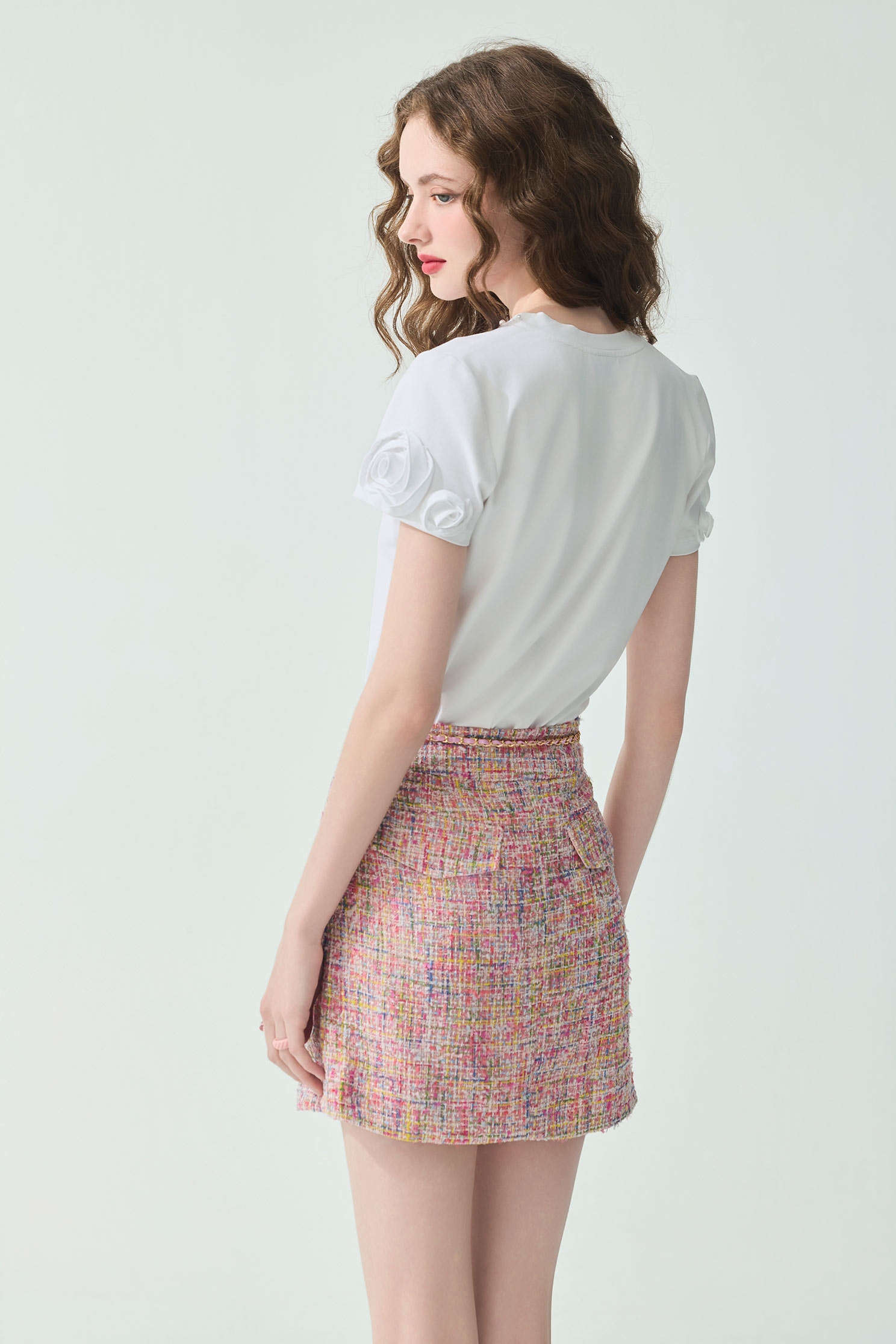 光學白花朵袖Ｔ恤上衣光學白花朵袖Ｔ恤上衣,T恤,V領上衣,上衣,春夏穿搭,珍珠,約會特輯,花花世界