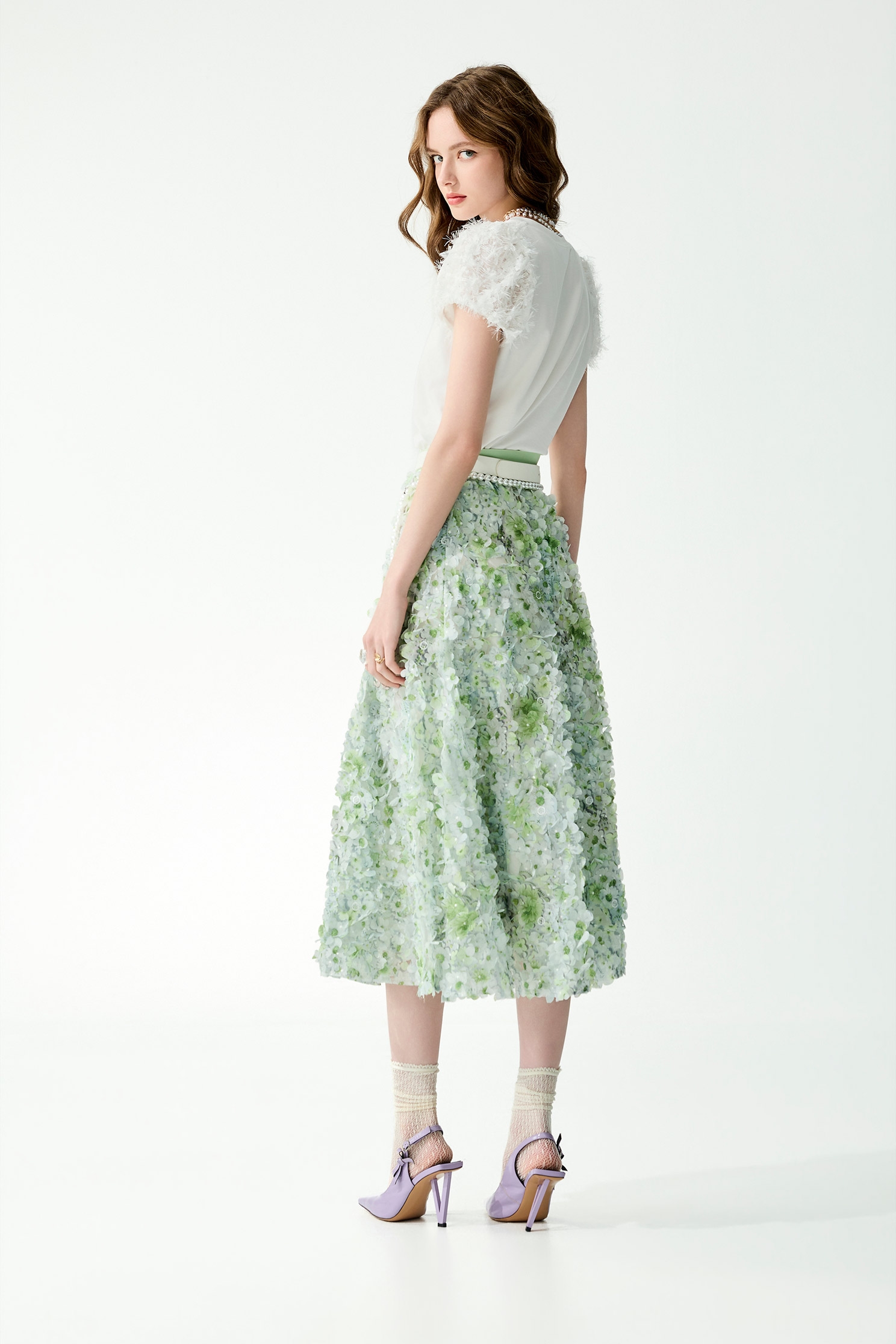 綴睫毛蕾絲袖Ｔ恤上衣綴睫毛蕾絲袖Ｔ恤上衣,上衣,春夏穿搭,白色上衣,蕾絲,蝴蝶結