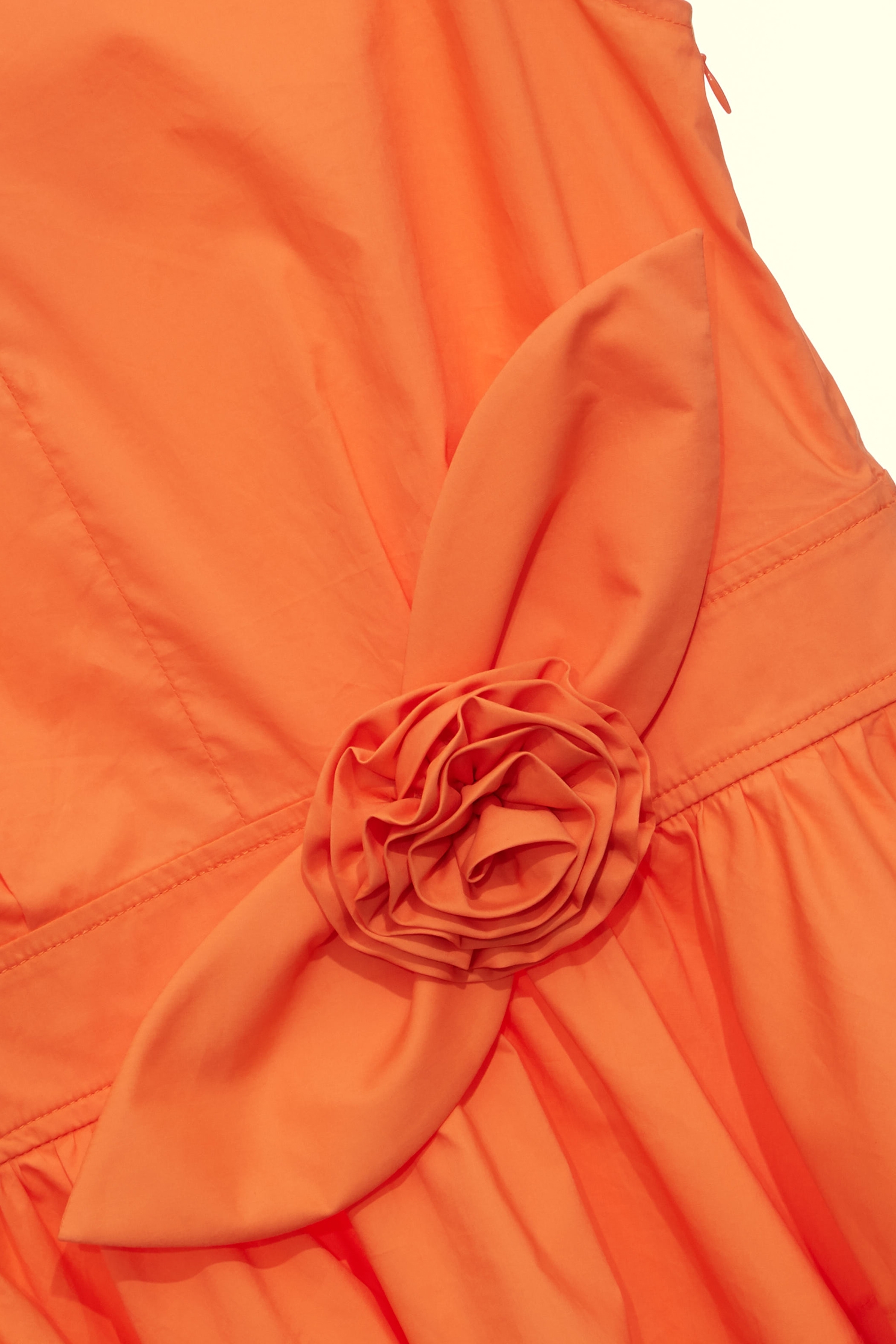 落日珊瑚色花朵造型上衣落日珊瑚色花朵造型上衣,V領上衣,上衣,春夏穿搭,花花世界