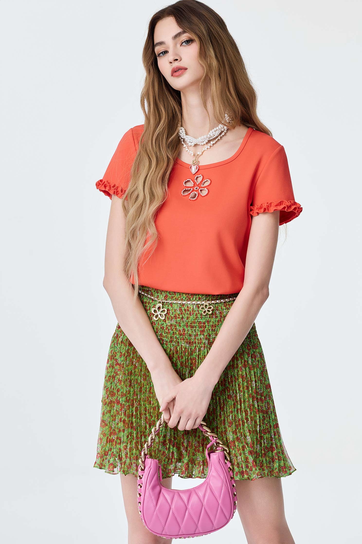 落日珊瑚色簍空花T恤上衣落日珊瑚色簍空花T恤上衣,T恤,上衣,春夏穿搭,珍珠,花花世界,荷葉