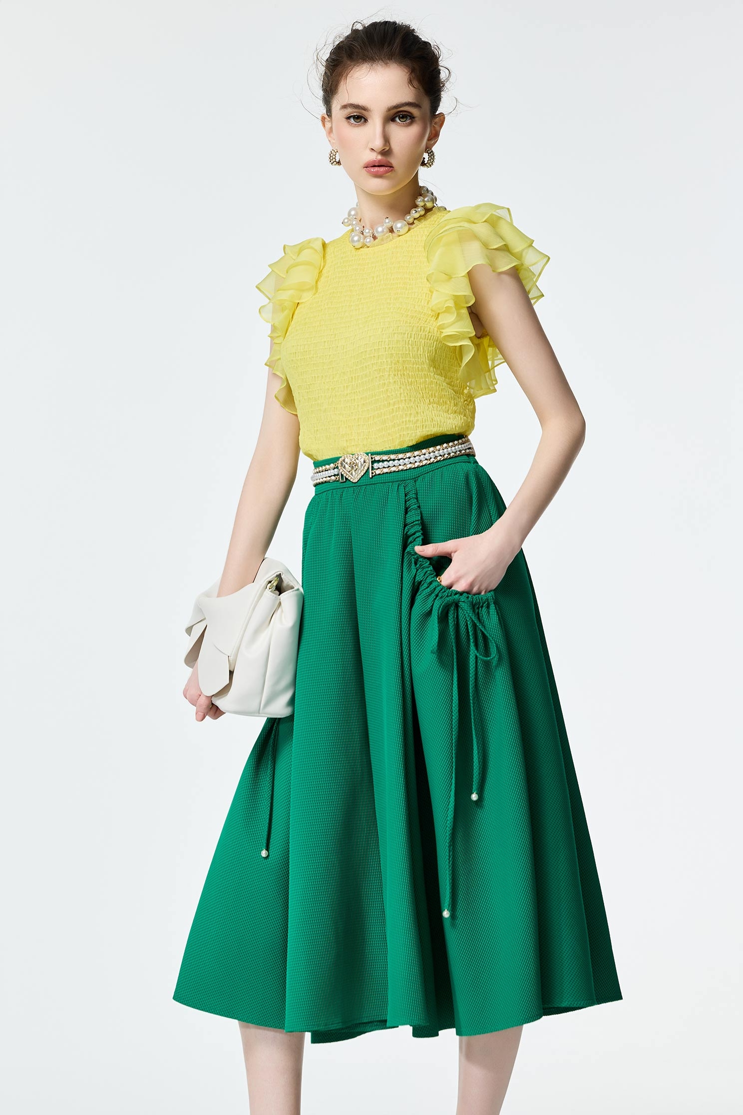 馬鞭草檸檬色雪紡荷葉袖上衣馬鞭草檸檬色雪紡荷葉袖上衣,上衣,人氣商品,春夏穿搭,無袖上衣,約會特輯,背心,荷葉,輕奢度假,輕奢渡假,雪紡,雪紡上衣