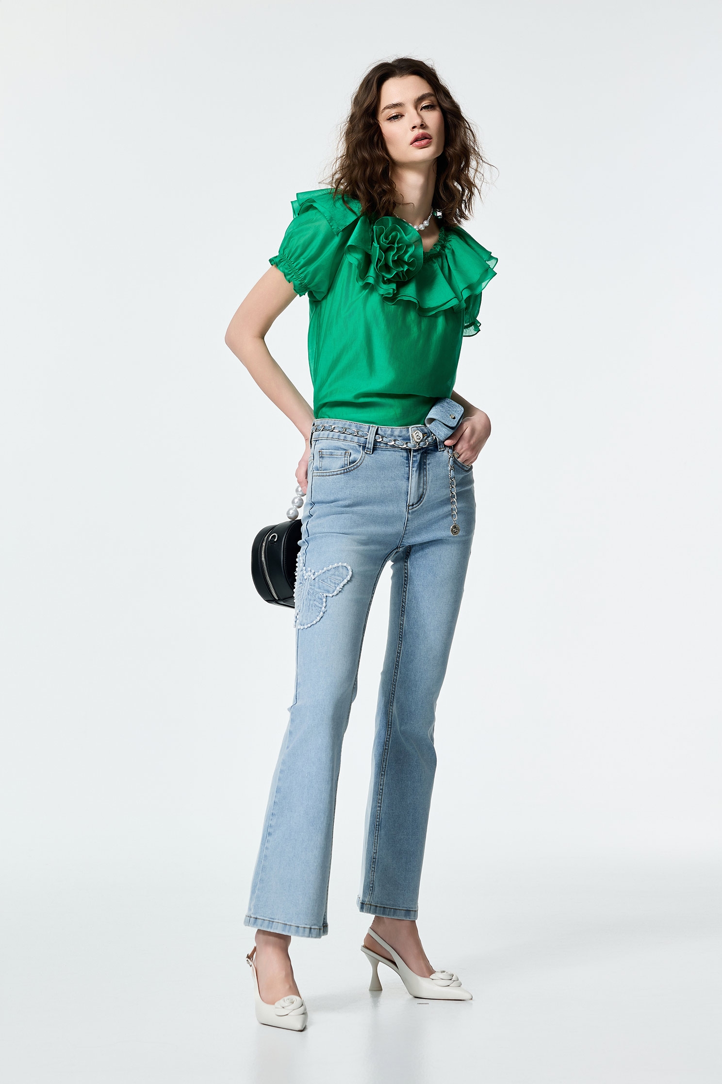 柚蜜綠色透視感上衣柚蜜綠色透視感上衣,上衣,春夏穿搭,花花世界,荷葉