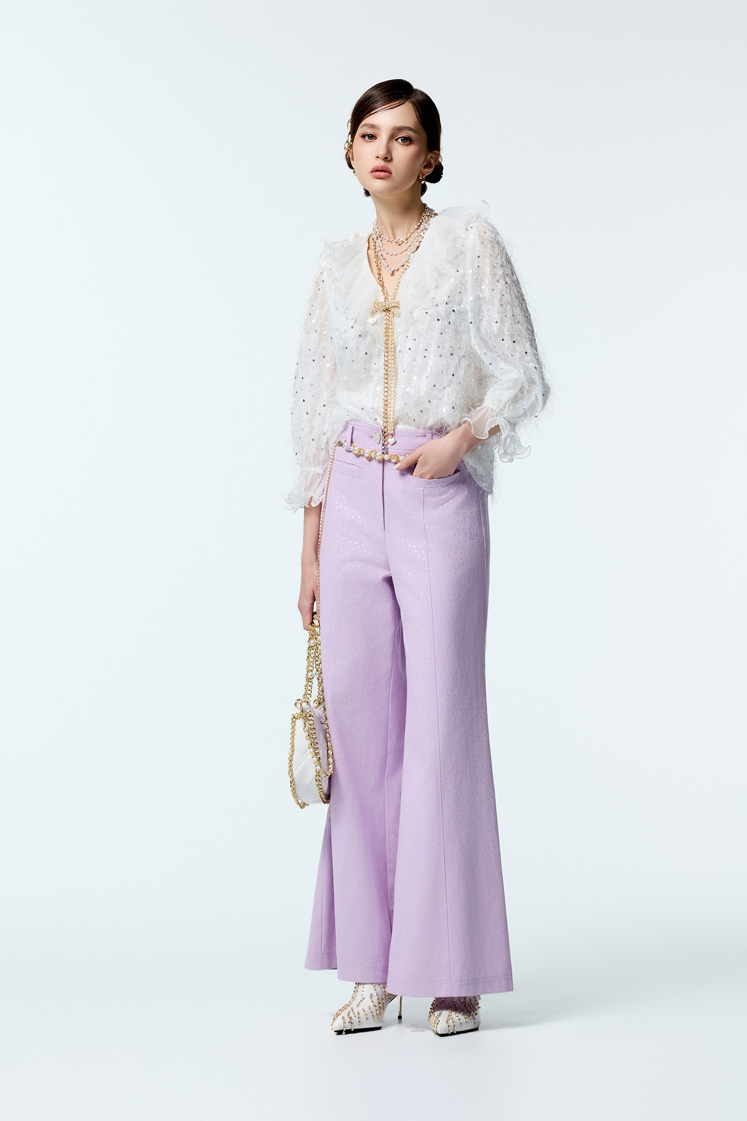 閃亮睫毛造型上衣閃亮睫毛造型上衣,V領上衣,上班OL穿搭,上衣,秋冬穿搭,約會特輯,荷葉,蕾絲