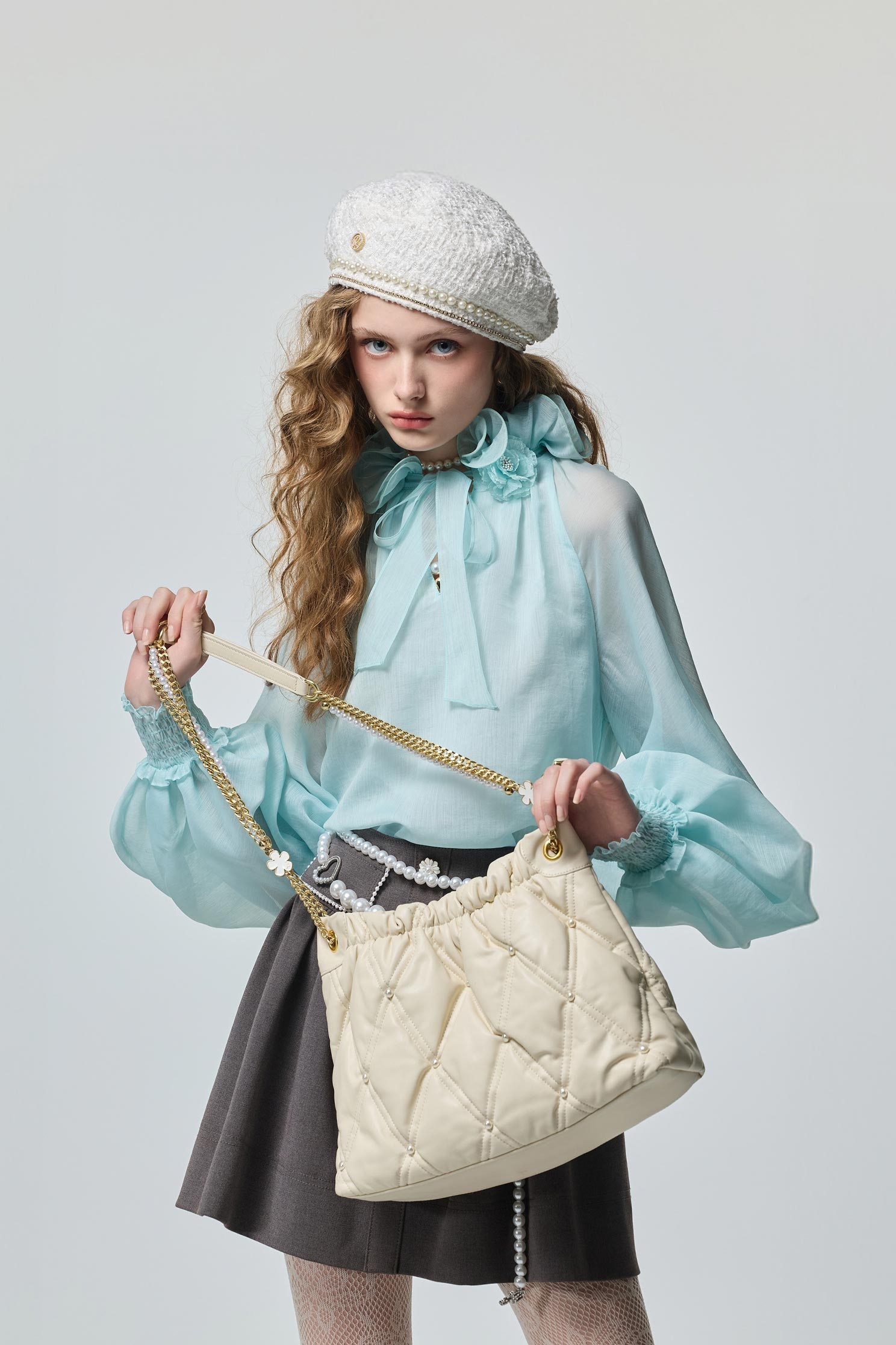 海藍寶石荷葉領上衣海藍寶石荷葉領上衣,上班OL穿搭,上衣,派對特輯,秋冬穿搭,約會特輯,花花世界,荷葉