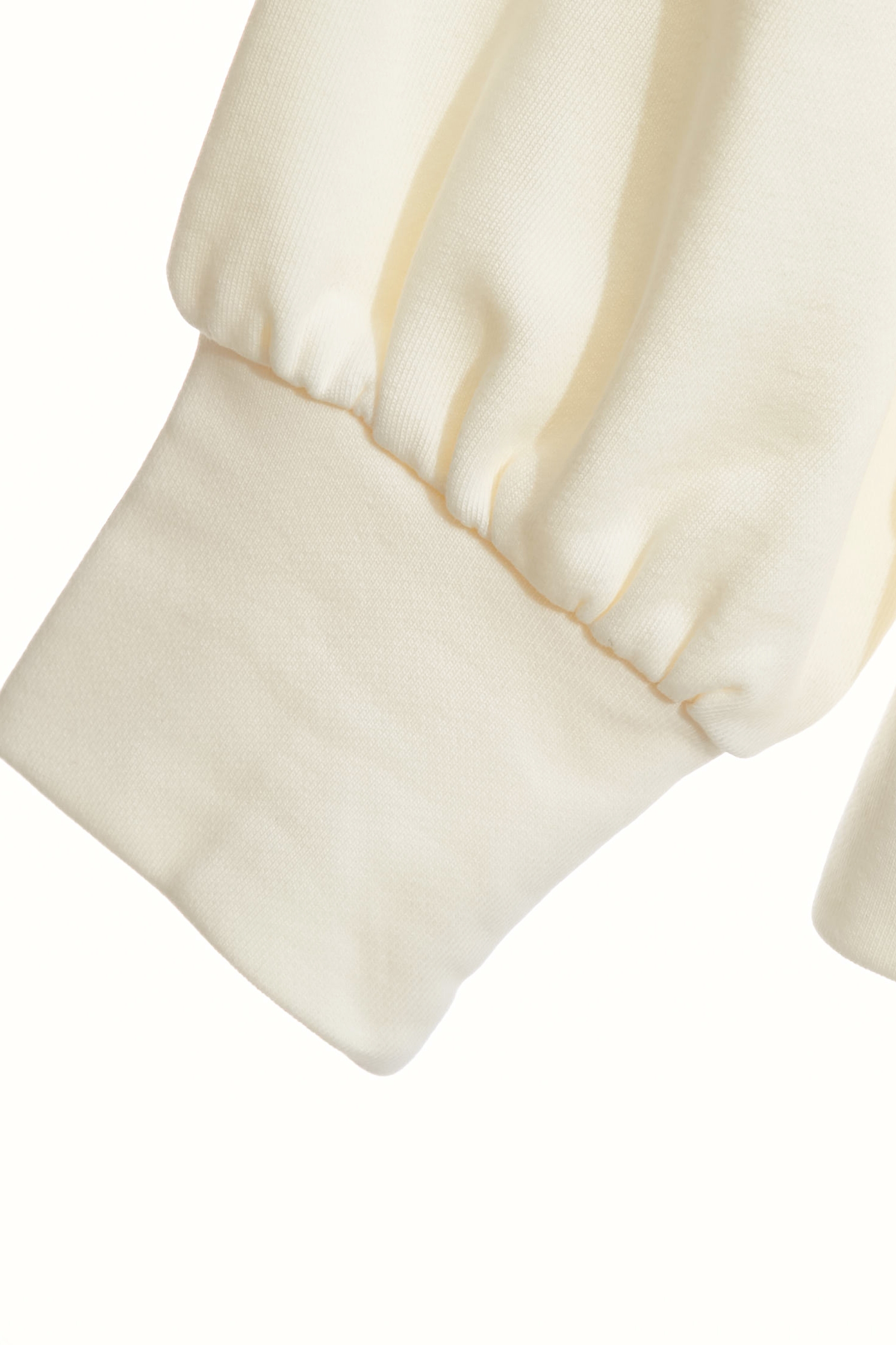 兔兔公主圖騰單品上衣兔兔公主圖騰單品上衣,V領上衣,上衣,珍珠,秋冬穿搭,簡約穿搭,花花世界,項鍊