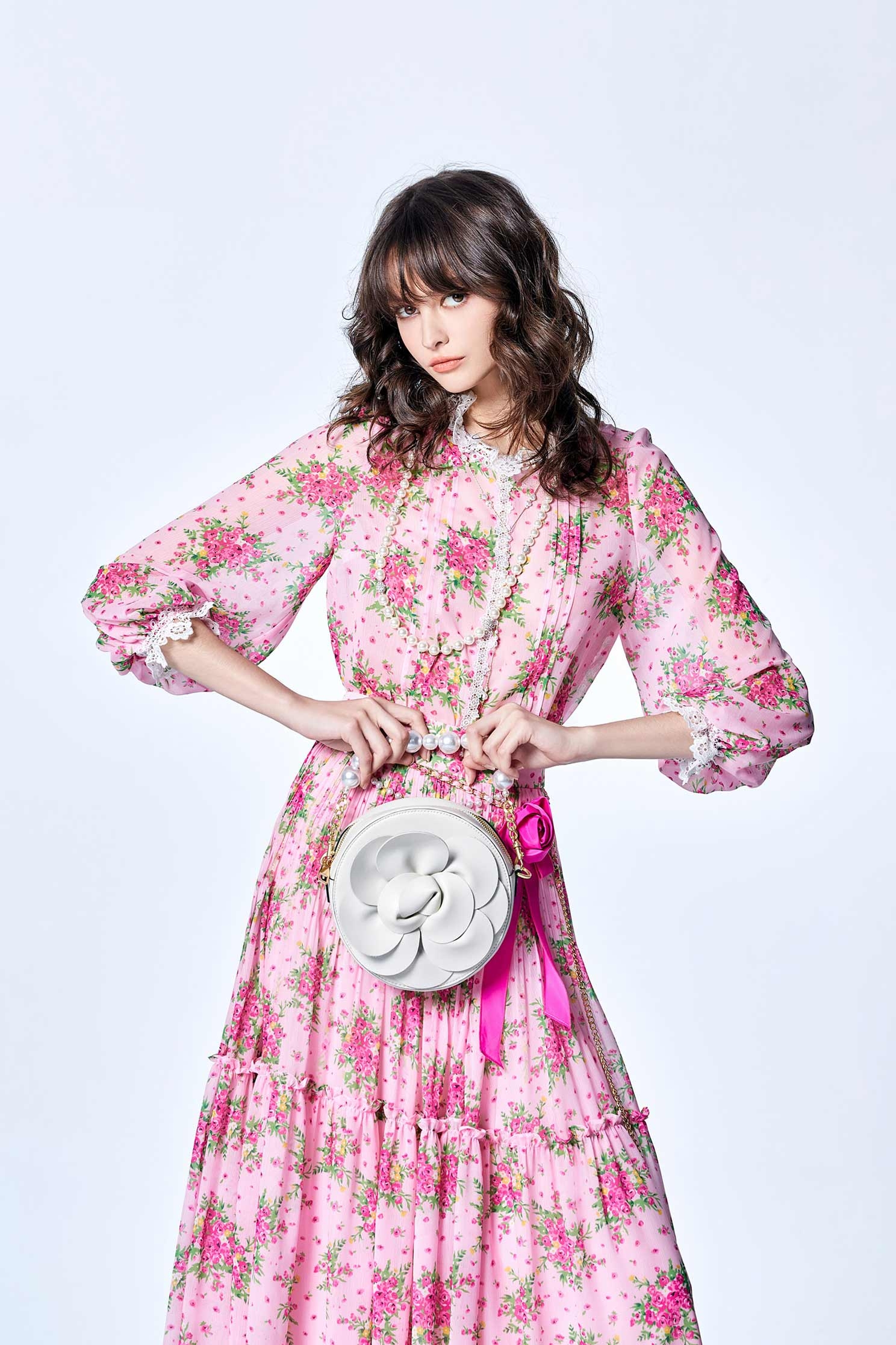 玫瑰捧花印花上衣玫瑰捧花印花上衣,上衣,春夏穿搭,花花世界,蕾絲,雪紡