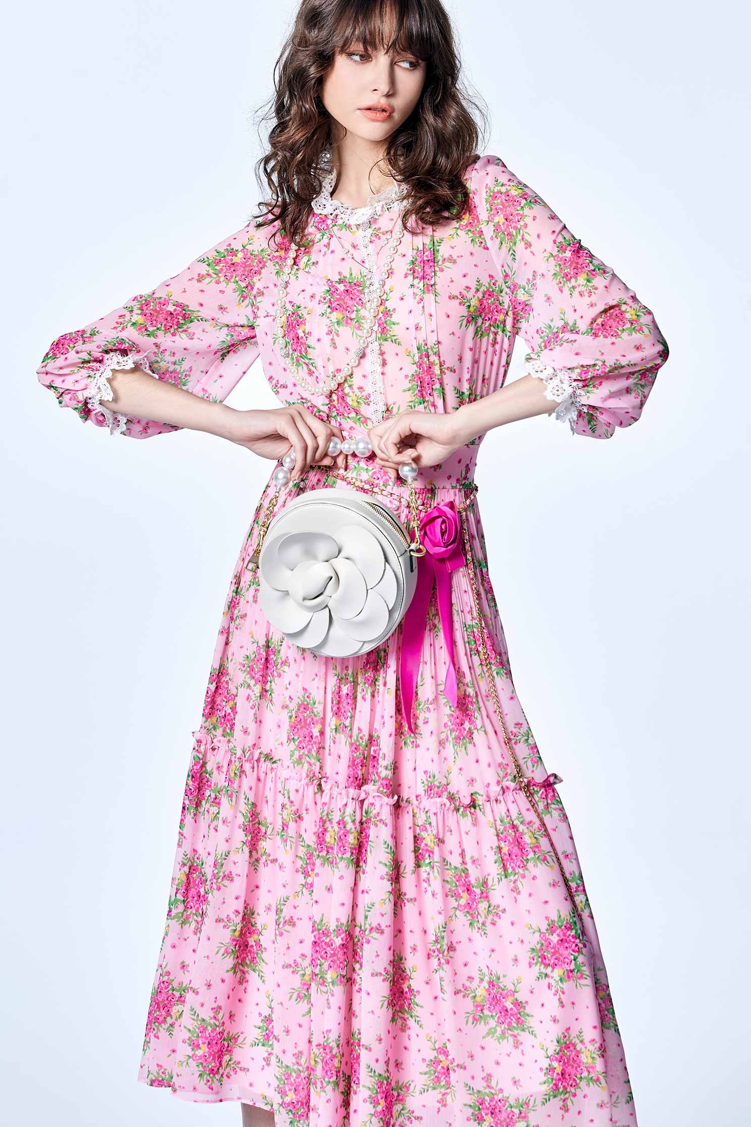 玫瑰捧花印花上衣玫瑰捧花印花上衣,上衣,春夏穿搭,花花世界,蕾絲,雪紡