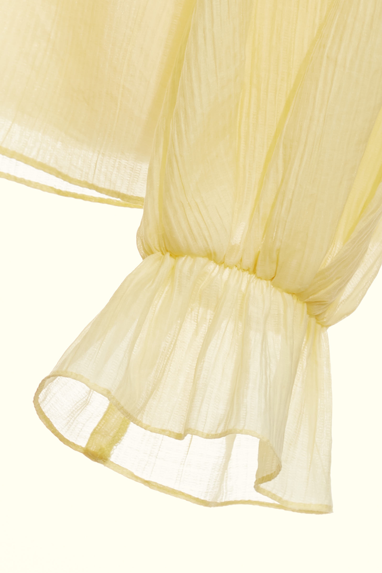 明黃色褶皺感荷葉領上衣明黃色褶皺感荷葉領上衣,上班OL穿搭,上衣,派對特輯,秋冬穿搭,約會特輯,荷葉