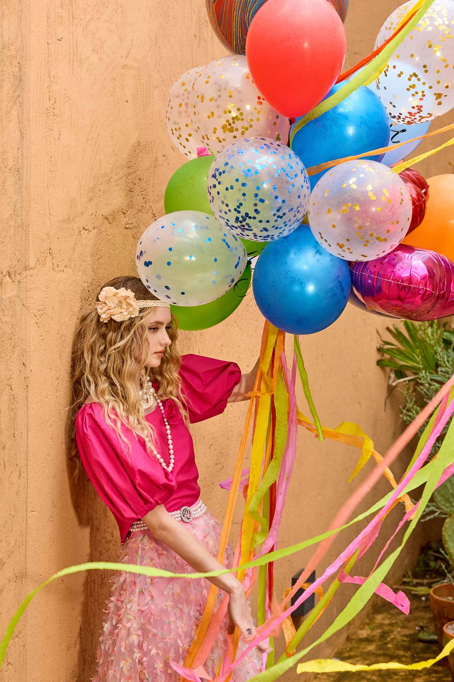 櫻桃紅色澎袖上衣櫻桃紅色澎袖上衣,上衣,春夏穿搭,約會特輯,花花世界