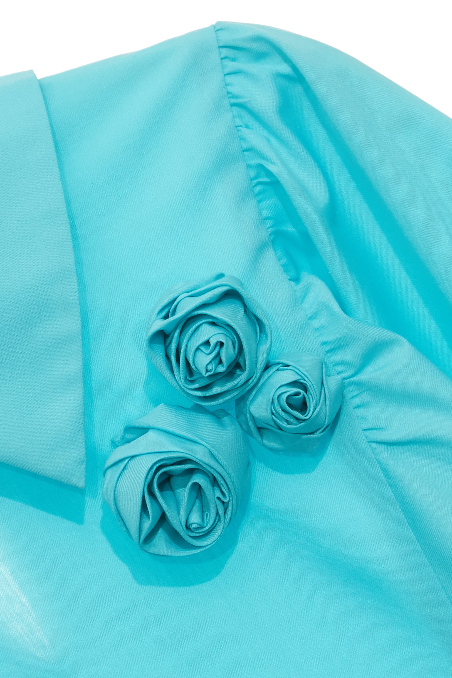 澄澈青藍色綴花飾上衣澄澈青藍色綴花飾上衣,上班OL穿搭,上衣,春夏穿搭,花花世界