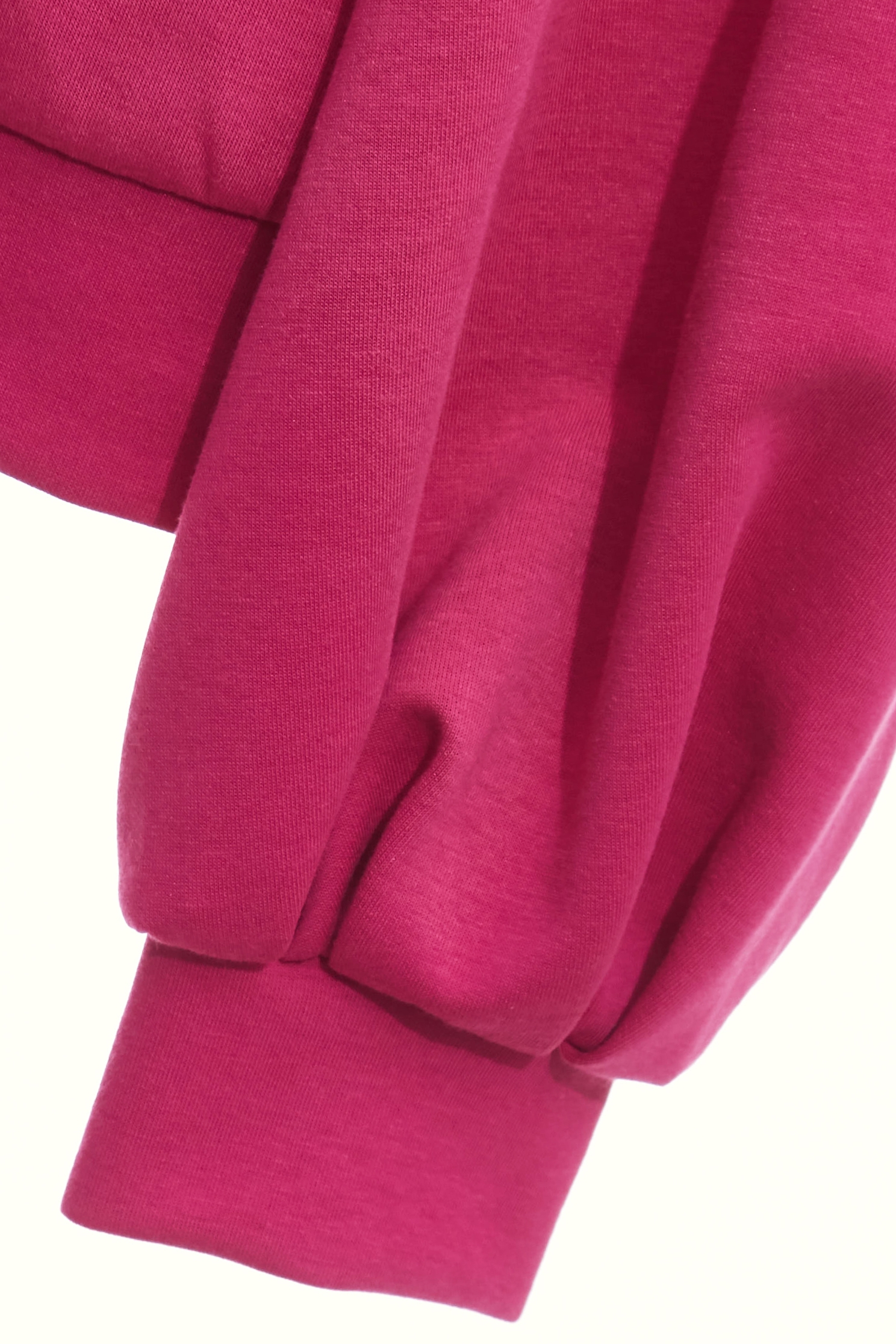 洋紅粉珠珠花飾上衣洋紅粉珠珠花飾上衣,上衣,春夏穿搭,約會特輯,花花世界,荷葉