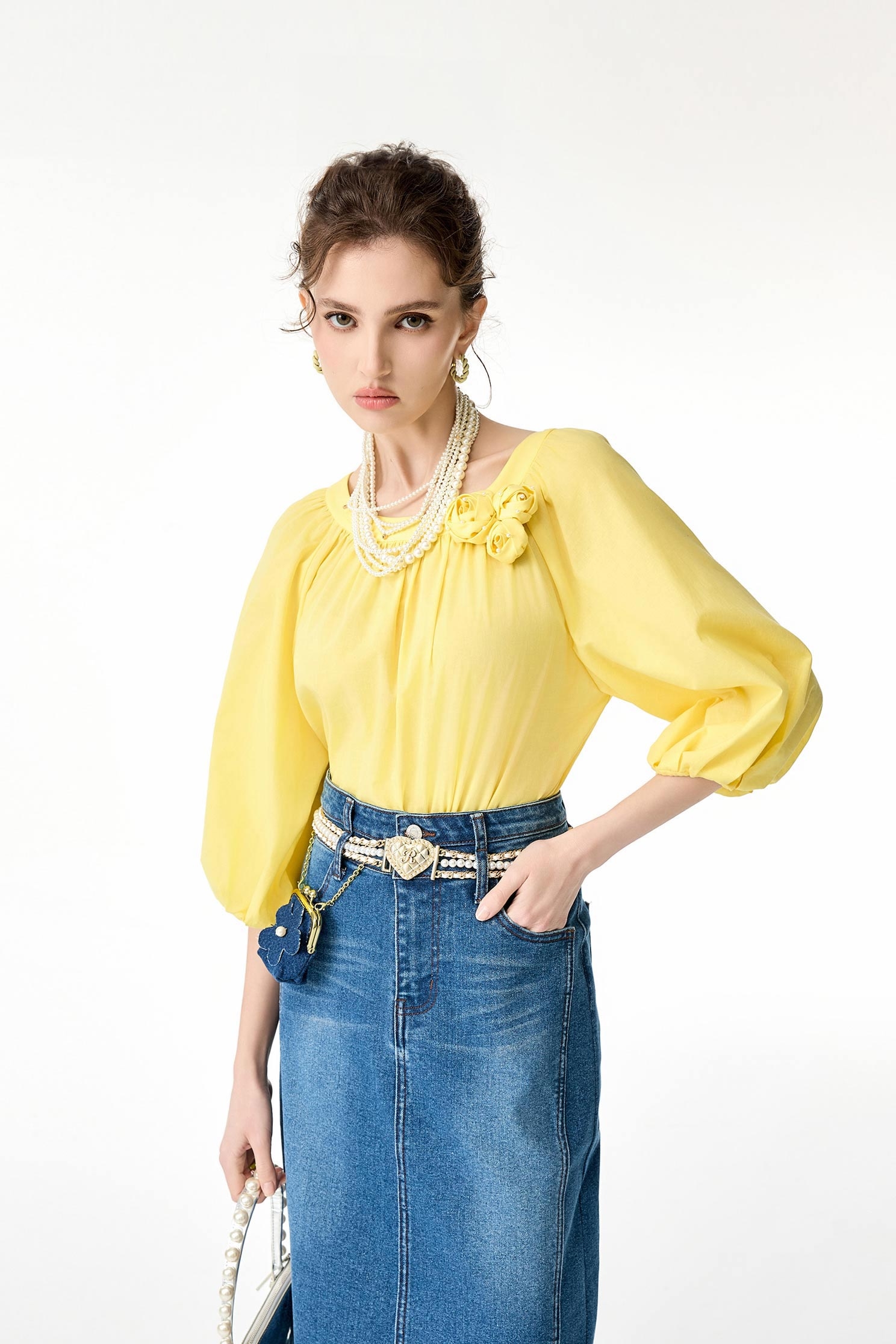 金菊黃鑲手工花上衣金菊黃鑲手工花上衣,上衣,春夏穿搭,珍珠,約會特輯,花花世界