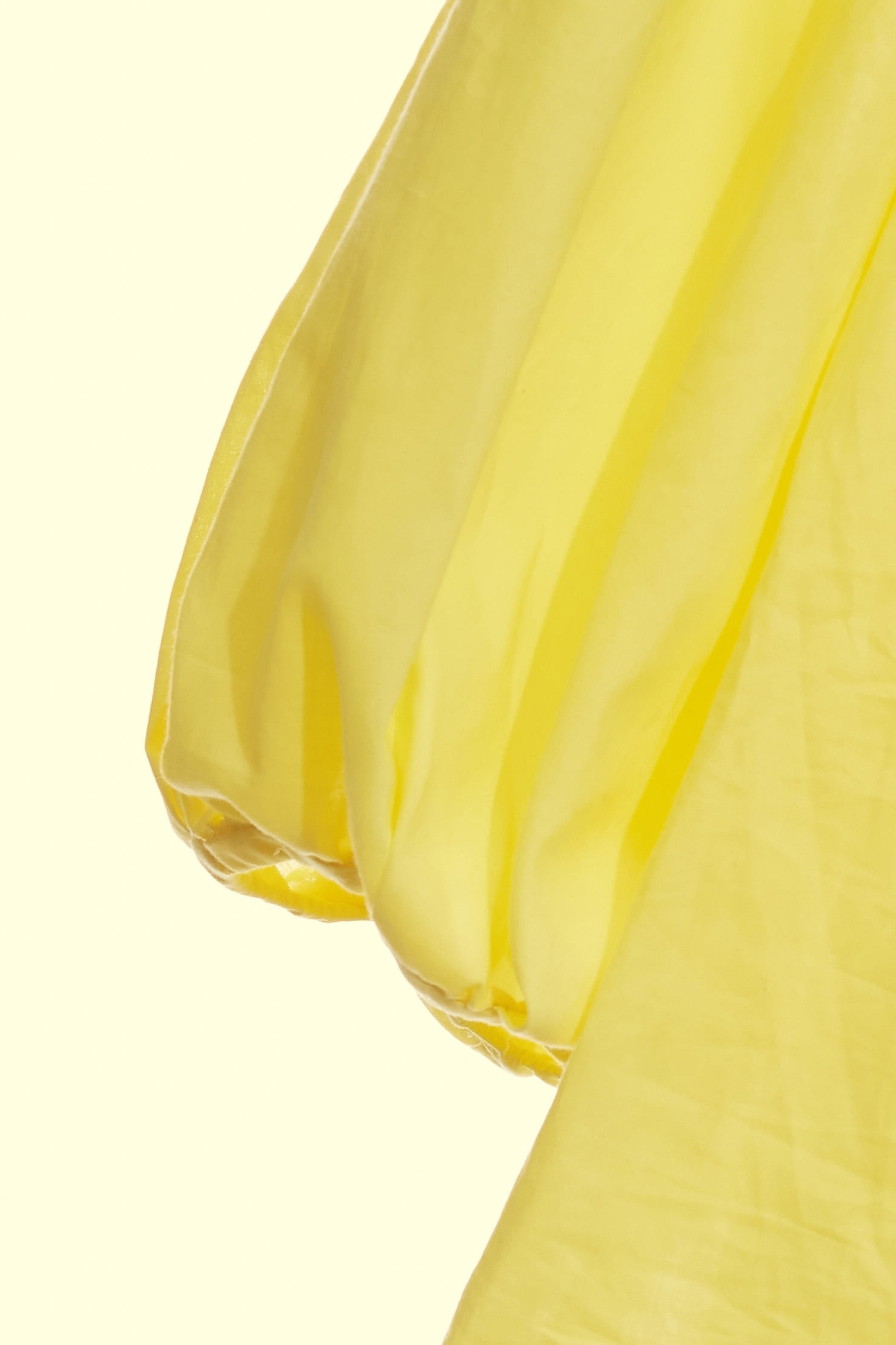 金菊黃鑲手工花上衣金菊黃鑲手工花上衣,上衣,春夏穿搭,珍珠,約會特輯,花花世界