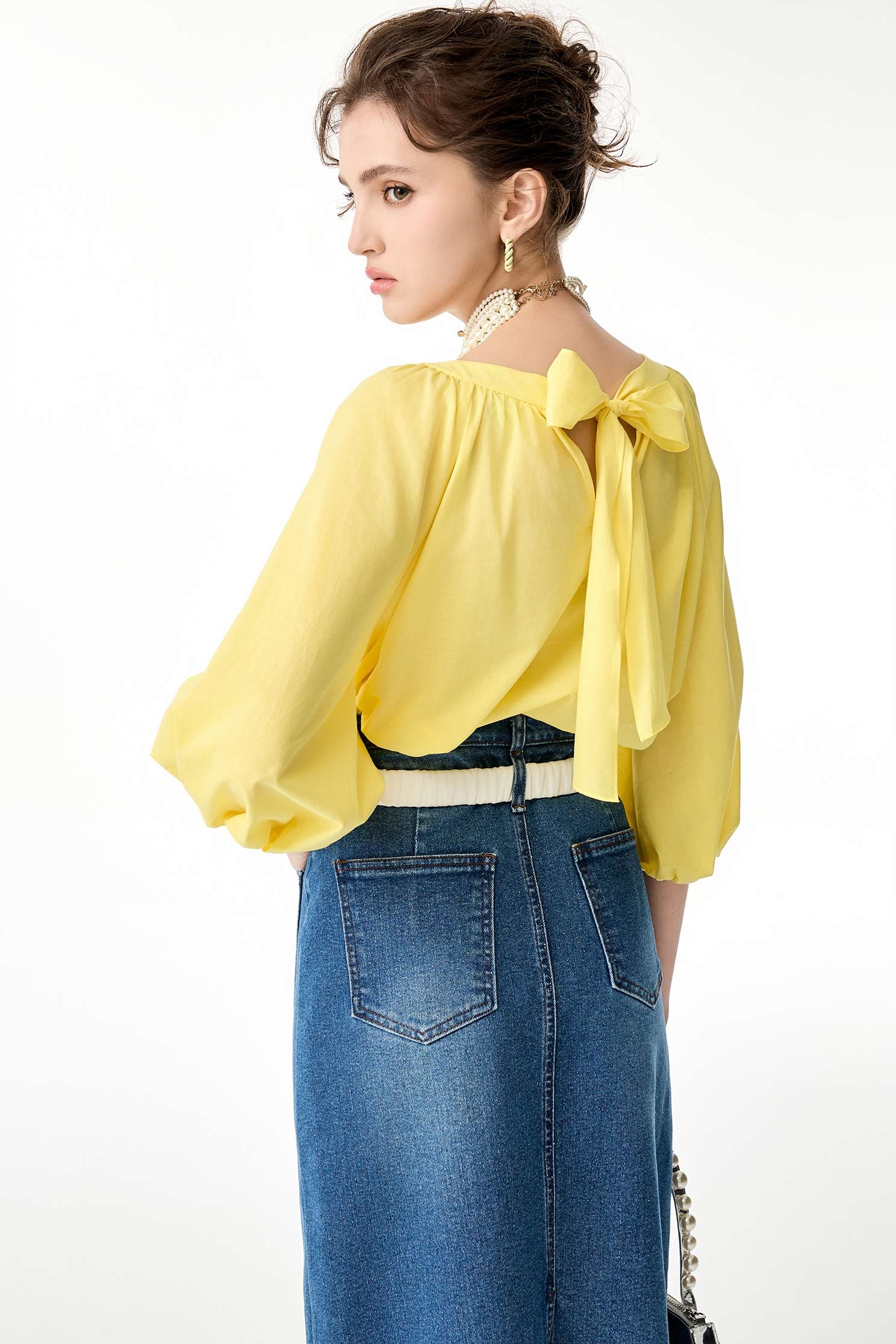 金菊黃鑲手工花上衣金菊黃鑲手工花上衣,上衣,春夏穿搭,珍珠,約會特輯,花花世界