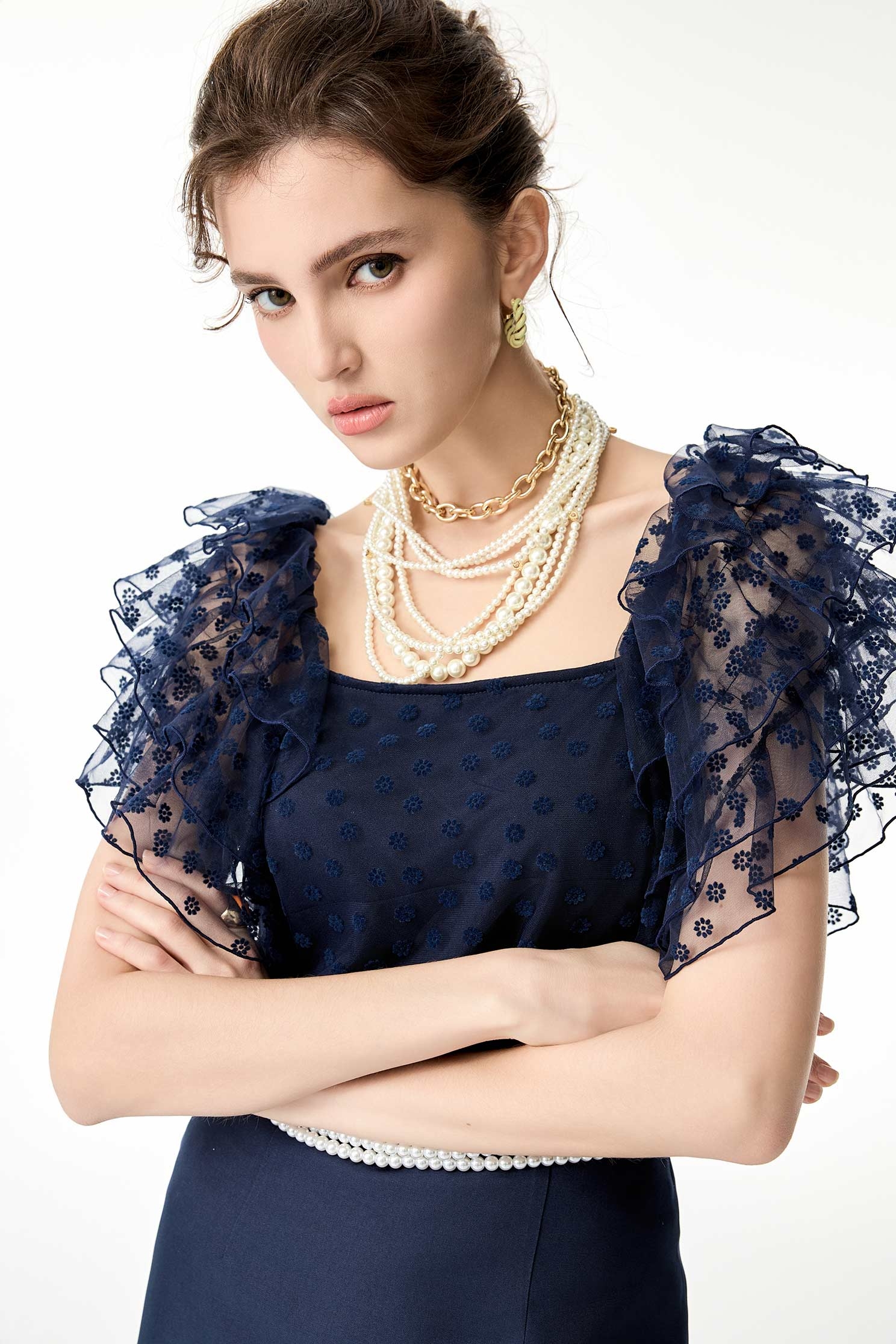 暮色藍花朵網紗上衣暮色藍花朵網紗上衣,上衣,春夏穿搭,約會特輯,網紗,花花世界