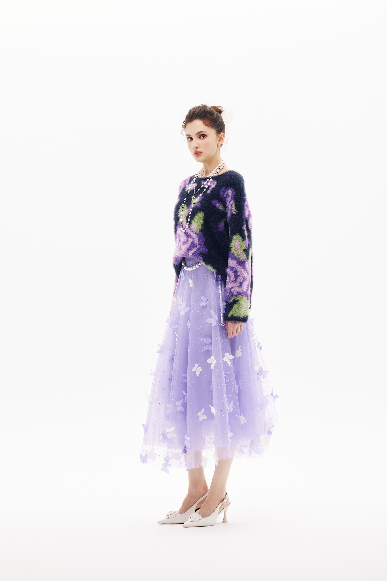 溫室綺麗花卉針織上衣溫室綺麗花卉針織上衣,上班OL穿搭,上衣,春夏穿搭,派對特輯,約會特輯,花花世界,針織,針織上衣,針織衫