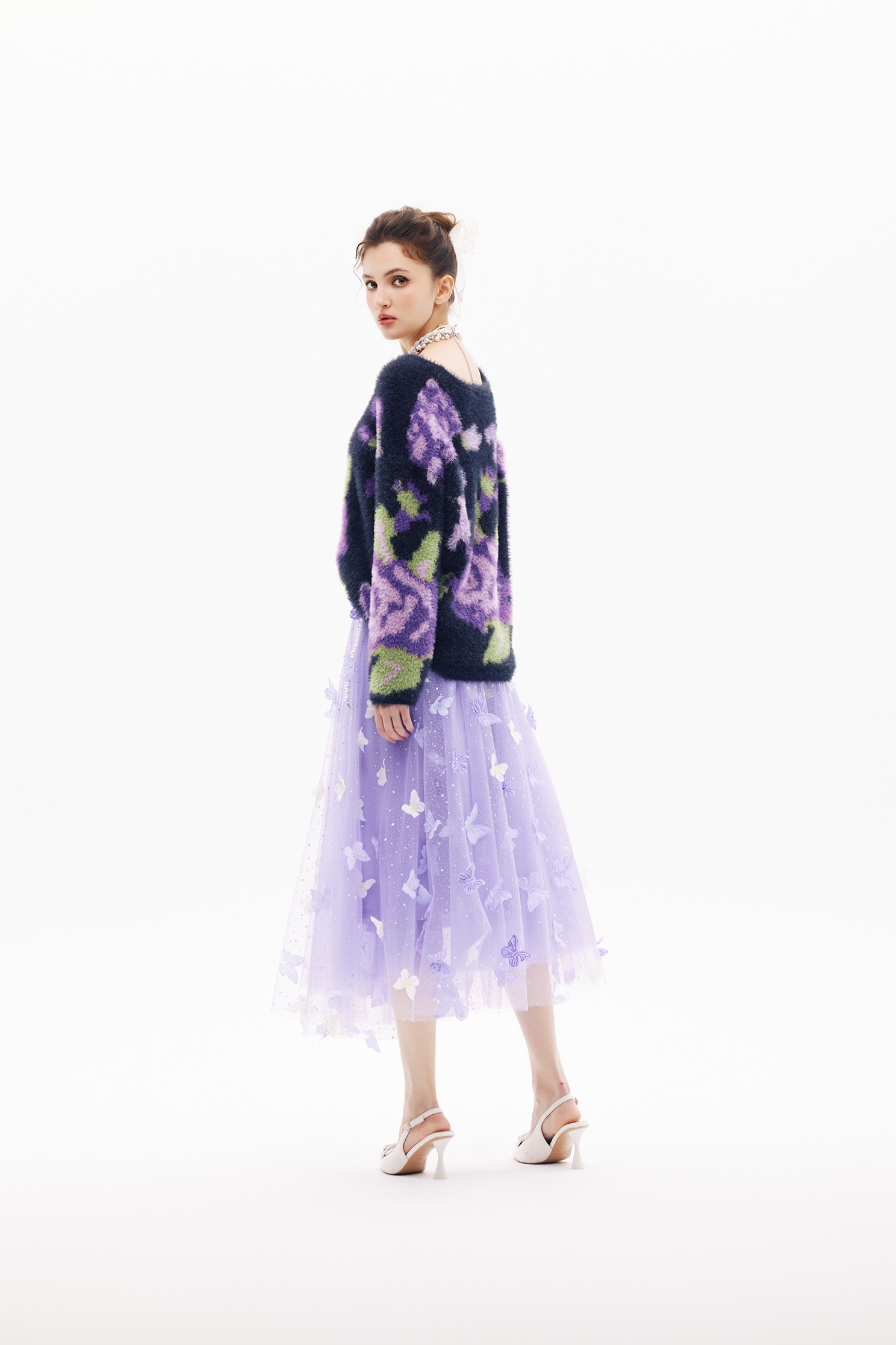 溫室綺麗花卉針織上衣溫室綺麗花卉針織上衣,上班OL穿搭,上衣,春夏穿搭,派對特輯,約會特輯,花花世界,針織,針織上衣,針織衫