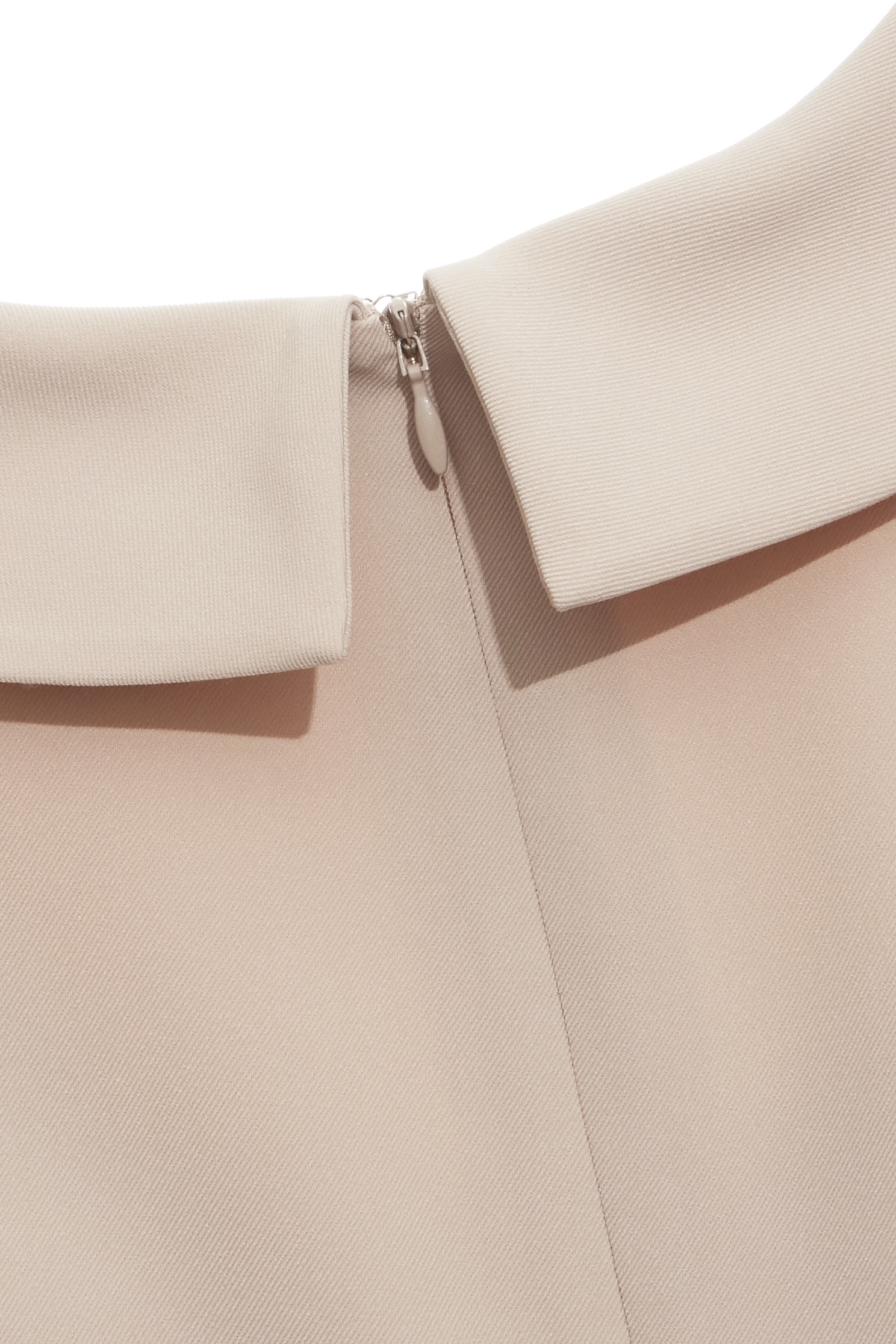 淺木色復古領片洋裝淺木色復古領片洋裝,U領洋裝,小禮服,春夏穿搭,洋裝特輯,無袖洋裝,短袖洋裝,禮服,約會特輯