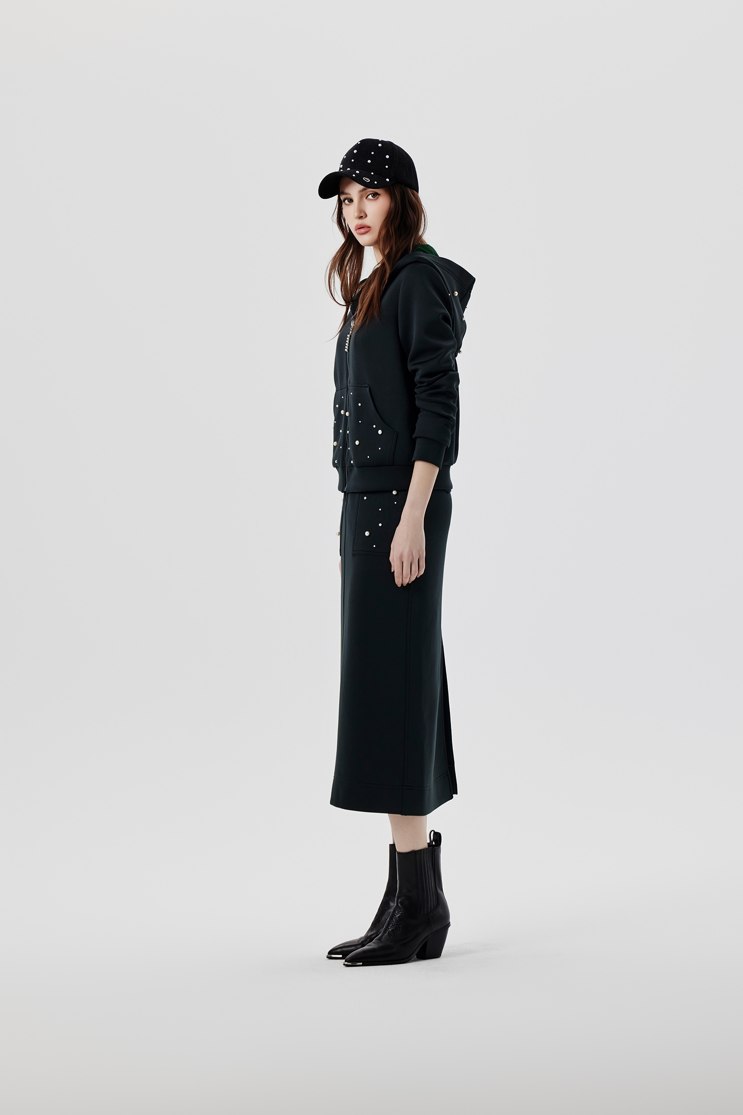 晚山新黛珍珠口袋長裙晚山新黛珍珠口袋長裙,刺繡,春夏穿搭,時髦成套搭配,珍珠,簡約穿搭,長裙