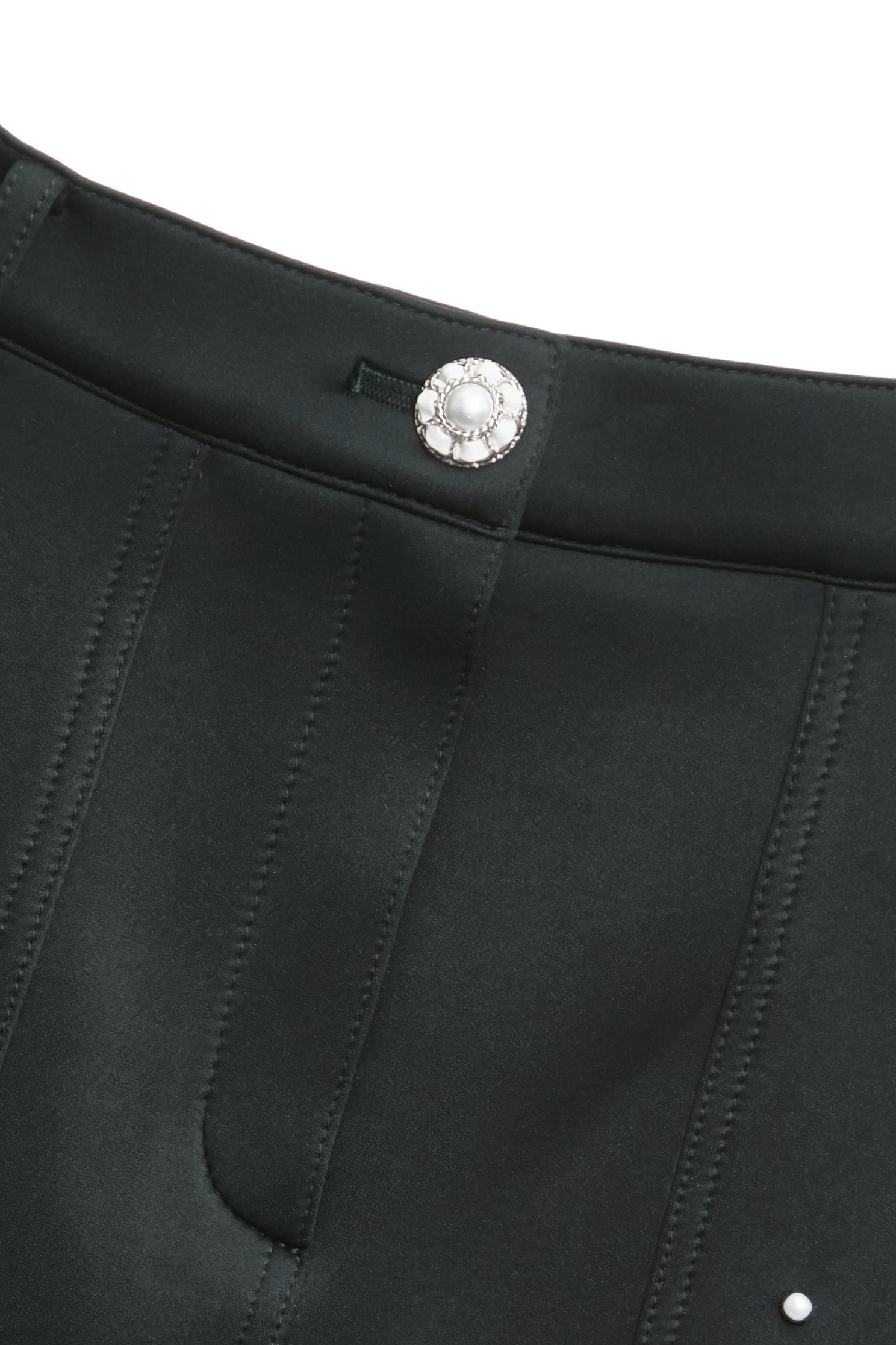 晚山新黛珍珠口袋長裙晚山新黛珍珠口袋長裙,刺繡,春夏穿搭,時髦成套搭配,珍珠,簡約穿搭,長裙