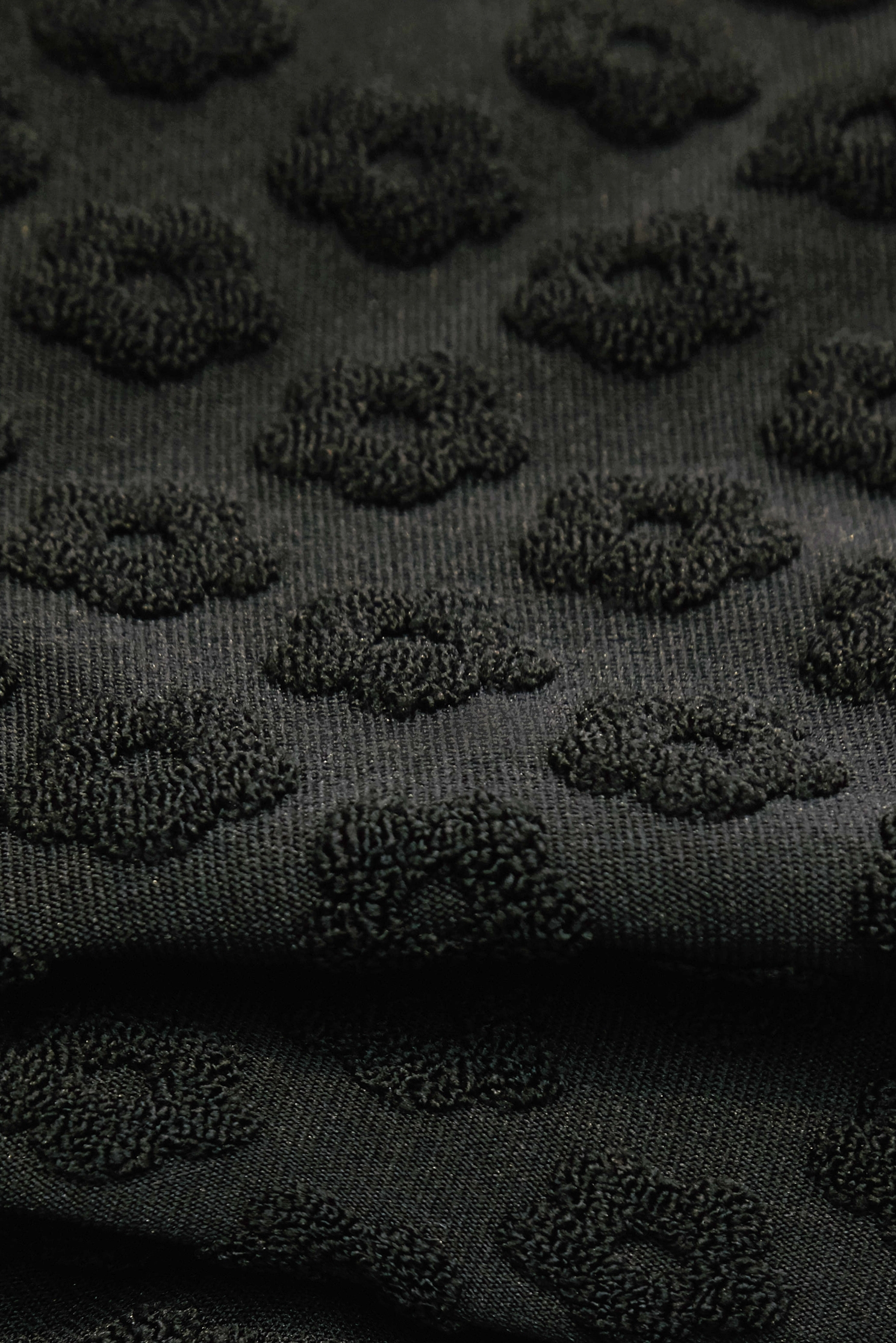 極簡立體花朵褆花寬褲極簡立體花朵褆花寬褲,寬褲,春夏穿搭,褲子,黑色褲子