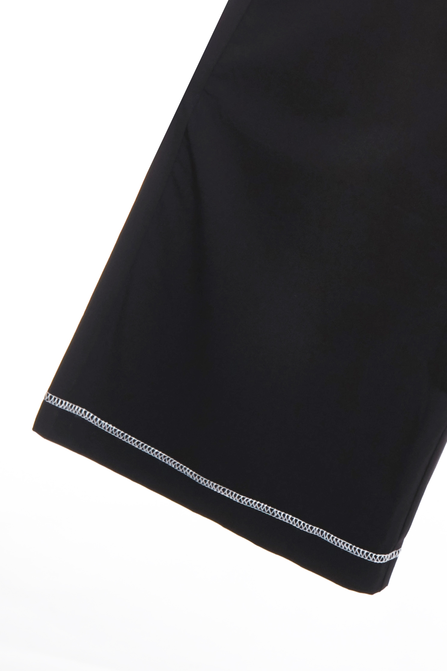 下擺配色線膠原蛋白寬腿褲下擺配色線膠原蛋白寬腿褲,刺繡,寬褲,春夏穿搭,褲子,黑色褲子