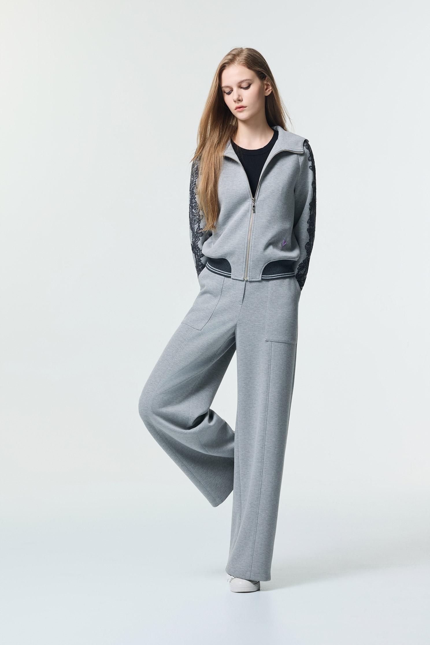 休閒風寬褲休閒風寬褲,刺繡,寬褲,時髦成套搭配,秋冬穿搭,褲子,輕奢度假,輕奢渡假