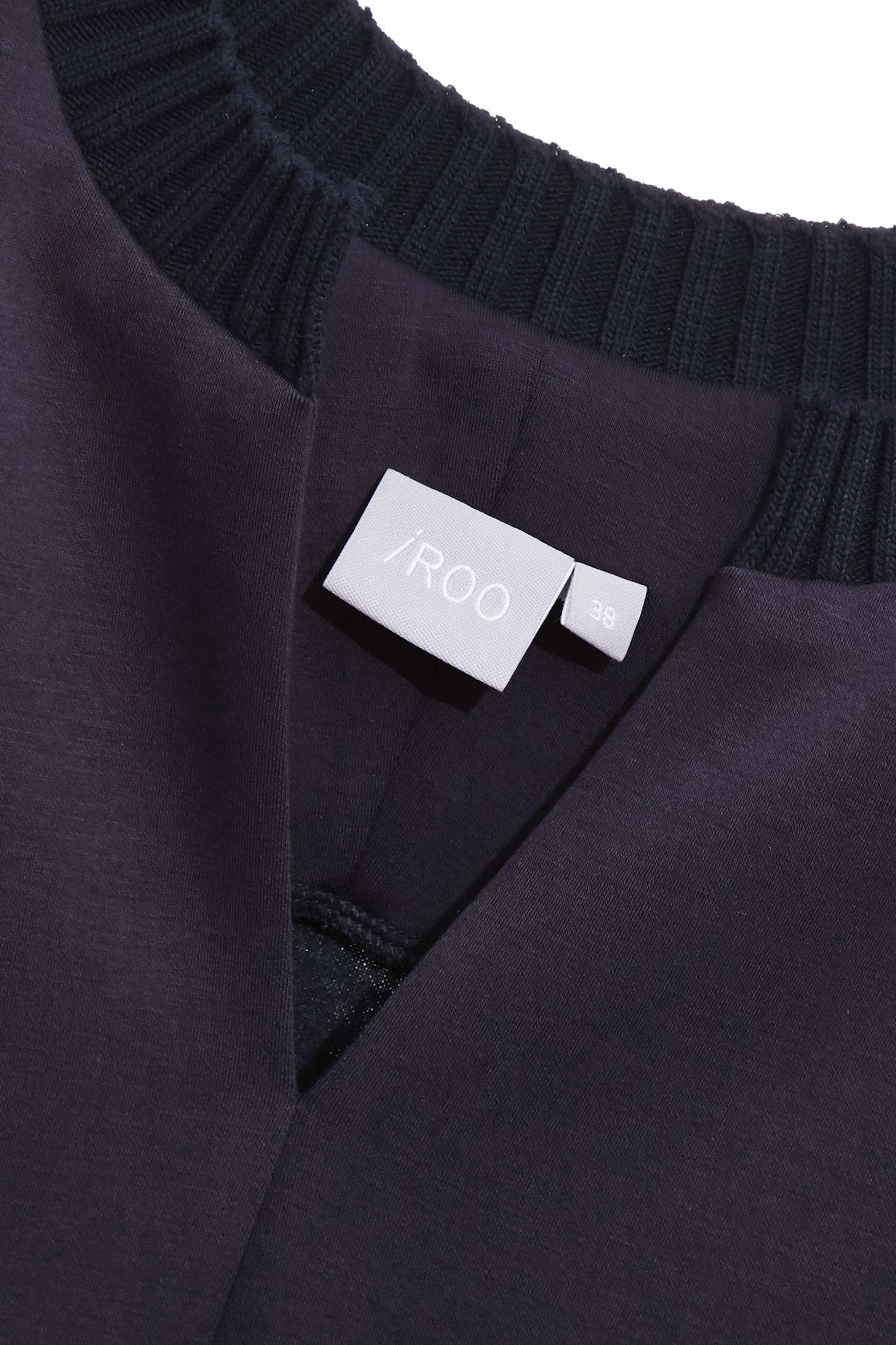 復古藍休閒風上衣復古藍休閒風上衣,V領上衣,V領背心,一般背心,一般背心馬甲,上衣,刺繡,時髦成套搭配,無袖背心,秋冬穿搭,背心,輕奢度假,輕奢渡假