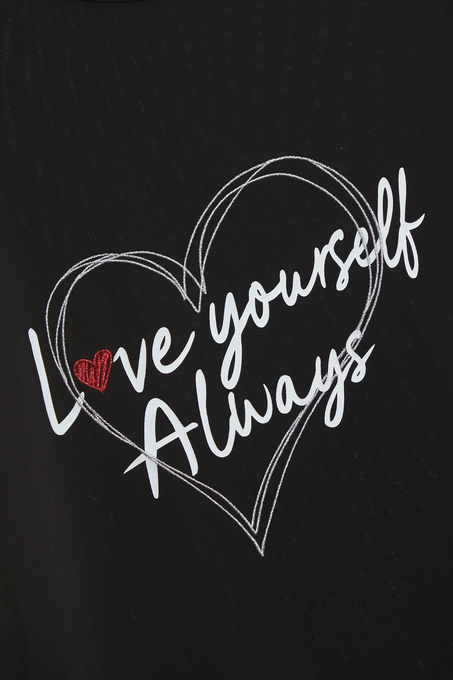 愛自己標語印花寬版上衣愛自己標語印花寬版上衣,上衣,刺繡,春夏穿搭,白色上衣,黑色上衣